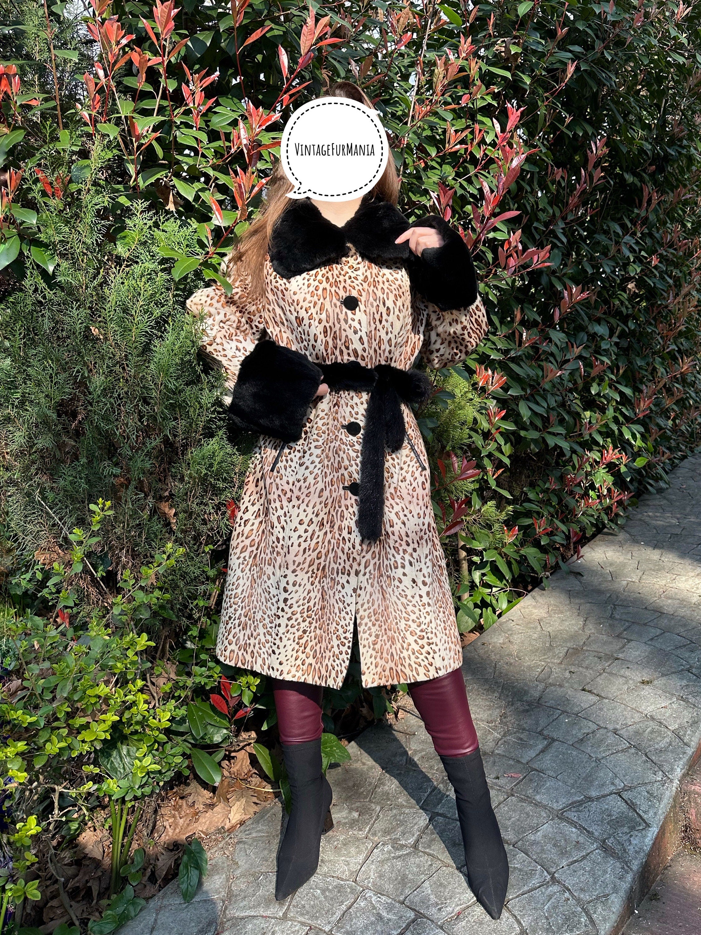 Luxury Fur Coat Women Lambskin Fur, Printed Lynx Patter in Lambskin fur coat with Rex rabbit fur collar, real fur coat, Excellent XL fur