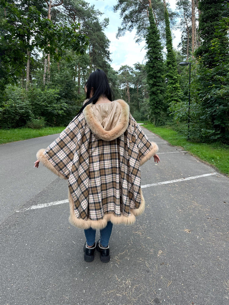 Burberry Style Coat with Fox Fur, One Size Coat, Elegant and Luxury Fur Coat - Perfect for Outerwear Style, Real Vintage Coat, Women's Coat
