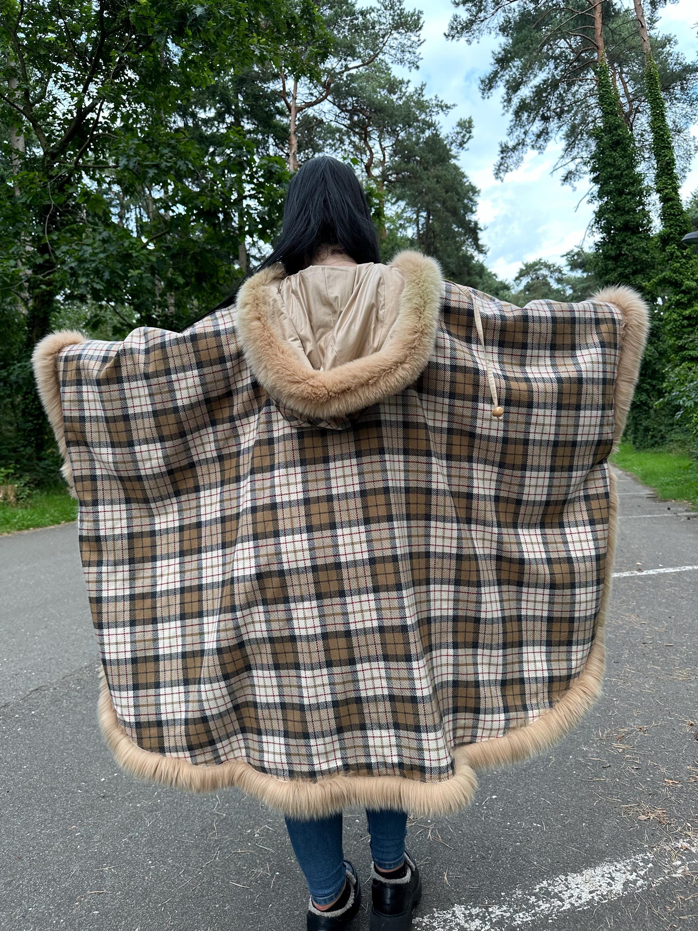 Burberry Style Coat with Fox Fur, One Size Coat, Elegant and Luxury Fur Coat - Perfect for Outerwear Style, Real Vintage Coat, Women's Coat