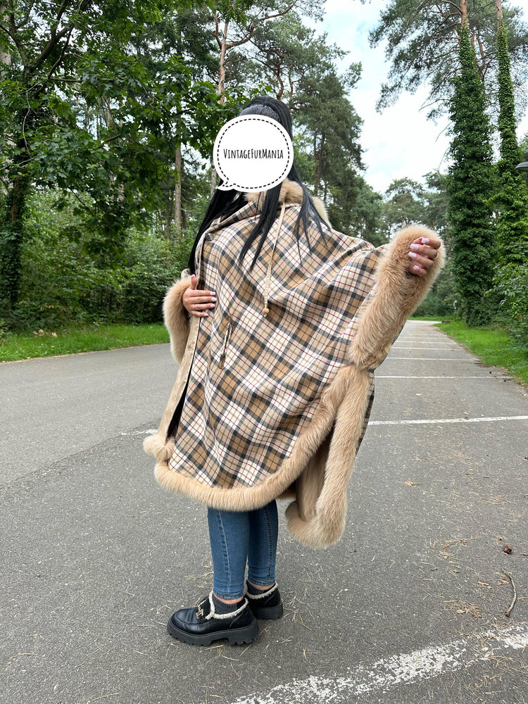 Burberry Style Coat with Fox Fur, One Size Coat, Elegant and Luxury Fur Coat - Perfect for Outerwear Style, Real Vintage Coat, Women's Coat