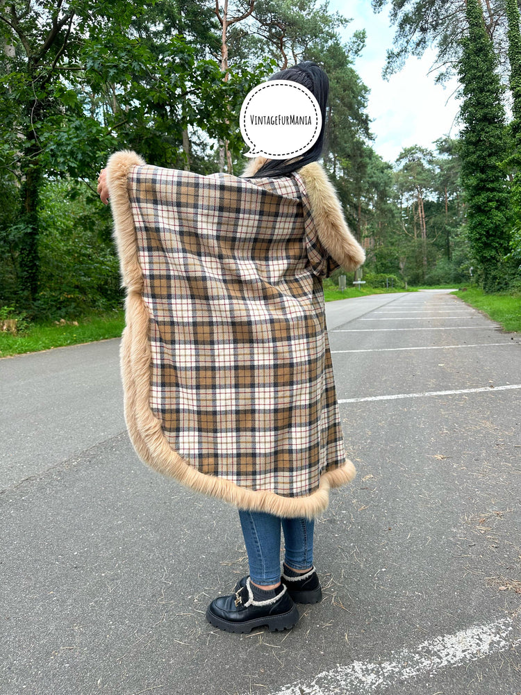 Burberry Style Coat with Fox Fur, One Size Coat, Elegant and Luxury Fur Coat - Perfect for Outerwear Style, Real Vintage Coat, Women's Coat