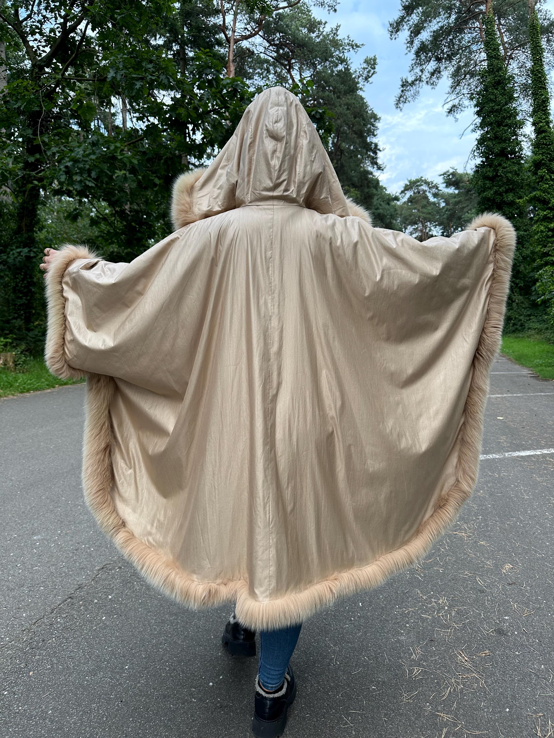 Burberry Style Coat with Fox Fur, One Size Coat, Elegant and Luxury Fur Coat - Perfect for Outerwear Style, Real Vintage Coat, Women's Coat