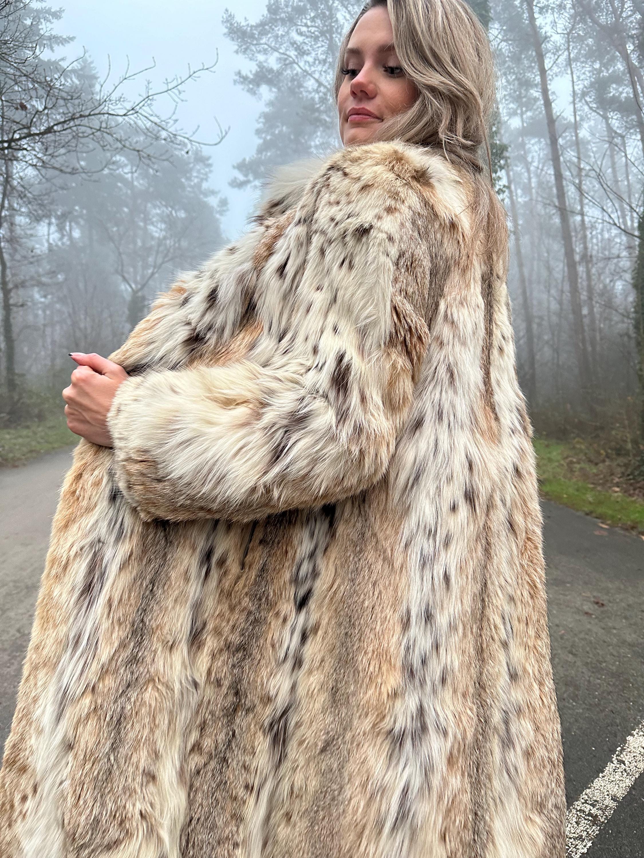 Lynx Fur Coat, Full Length, Size M, Luxury and Eye-Catching Design, High-Quality Lynx Fur, Elegant Womens Fur Coat, Premium Winter Outerwear