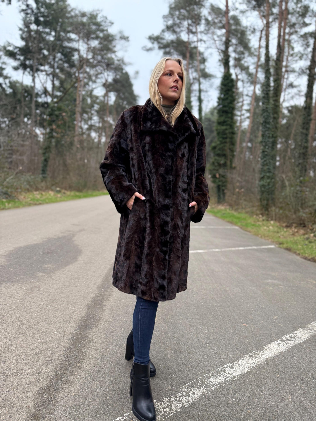Short Haired Sheared Mink Fur Coat, XL Size, Vintage Style Coat, Real Mink Fur Coat, Luxurious and Elegant Outerwear, Brown Mink Fur Coat