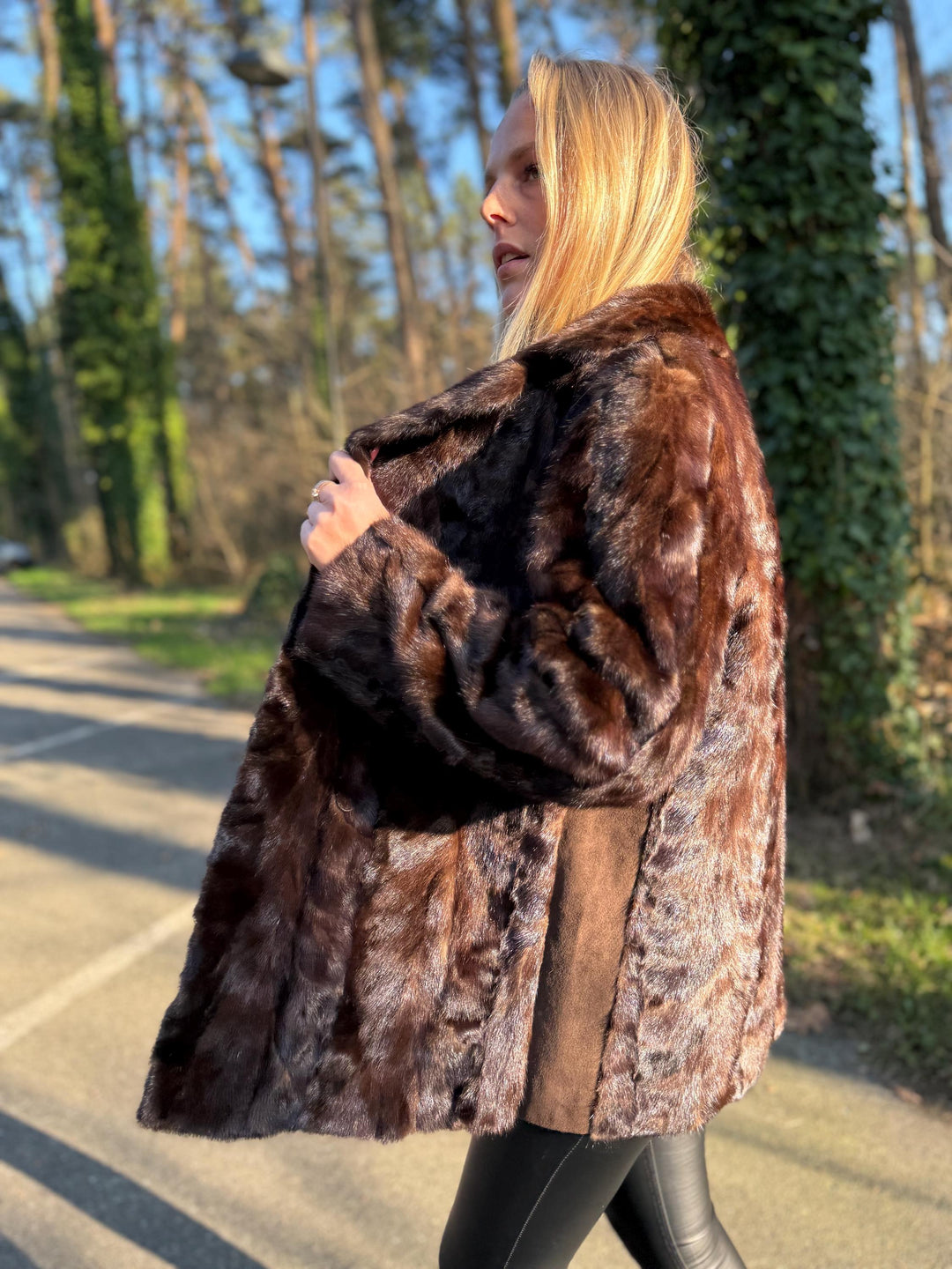 Large Mink Fur Jacket in Natural Brown, Genuine Mink Fur, Soft Fur Jacket, Classic Vintage Style, Excellent Condition, Brown Mink Fur Jacket