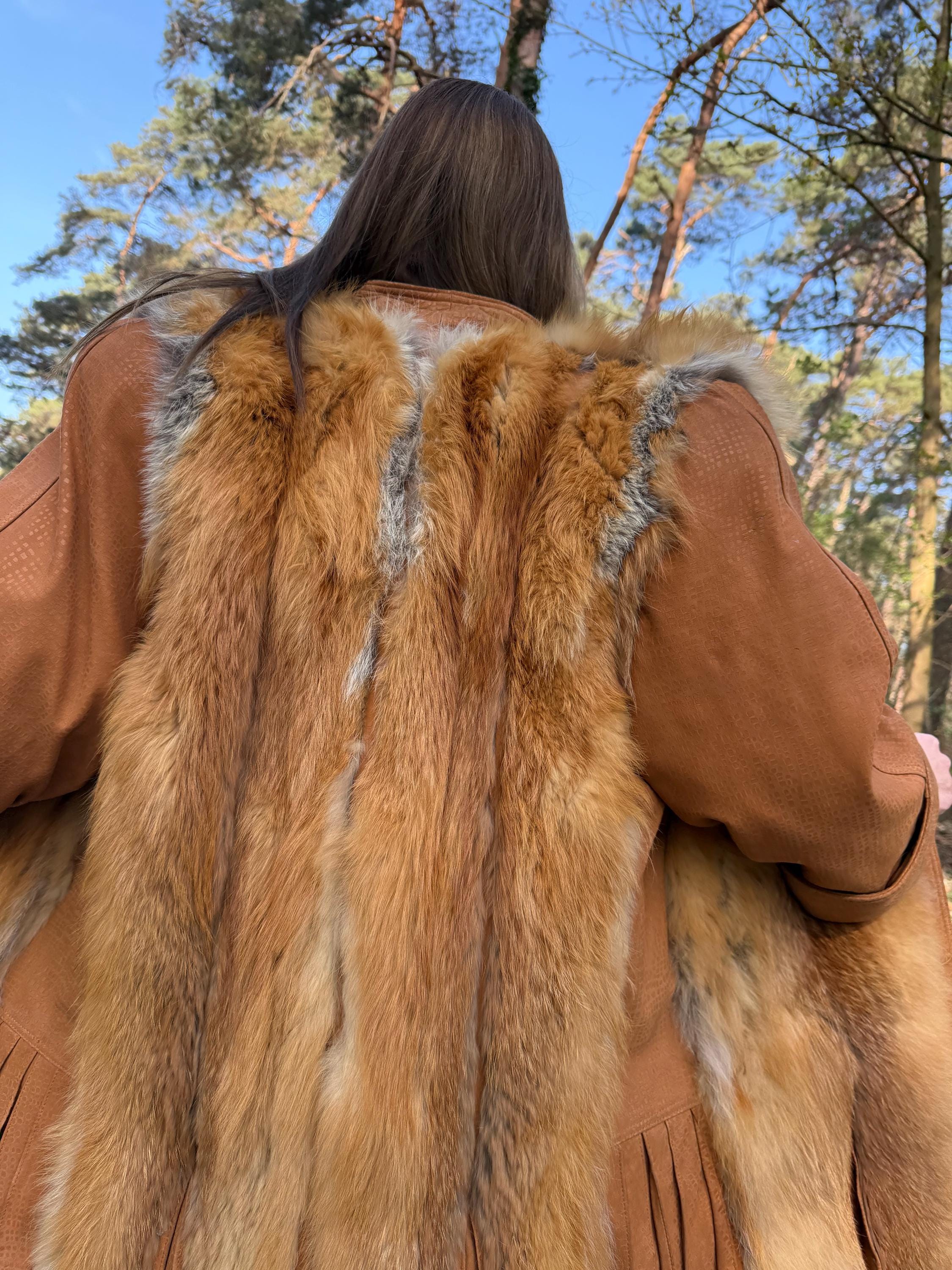 Unisex Red Fox Fur Jacket with Leather, M Size, Rare Find Fox Jacket, Soft Cotton Lining, Eye-Catching Design, Luxury Women's Jacket, Soft