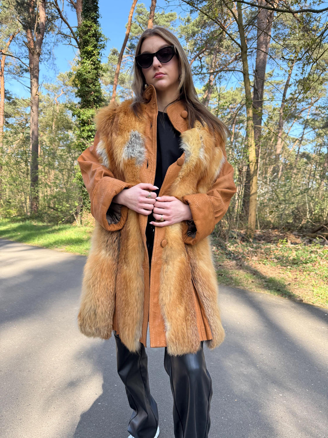 Unisex Red Fox Fur Jacket with Leather, M Size, Rare Find Fox Jacket, Soft Cotton Lining, Eye-Catching Design, Luxury Women's Jacket, Soft