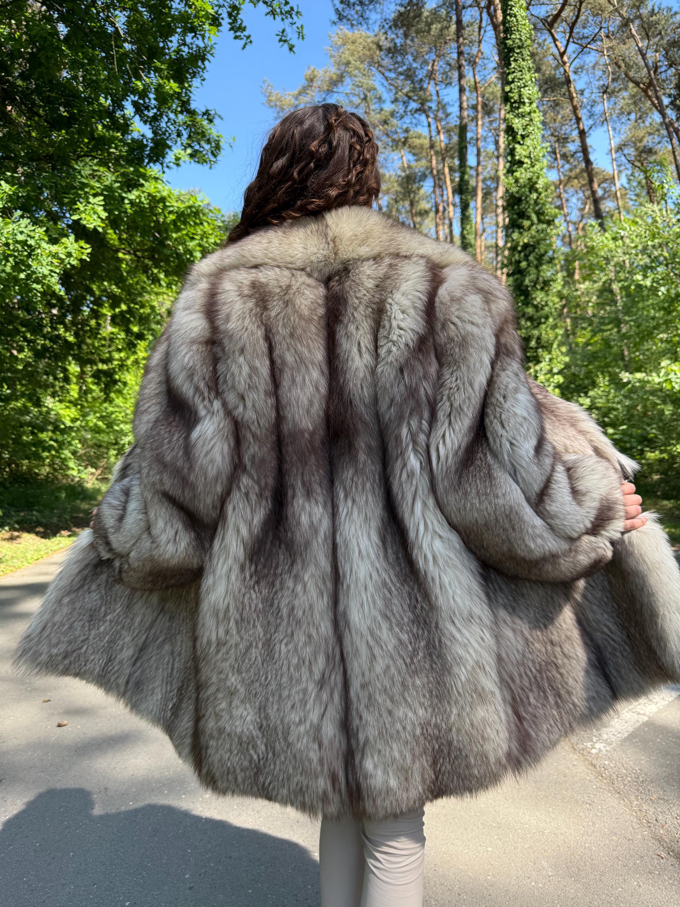 White Fox Fur Coat, XL Size, Soft and Fluffy Fur, Real Fox Fur, Warm Vintage Winter Coat, Good Condition, Real Elegant White Fox Fur Coat