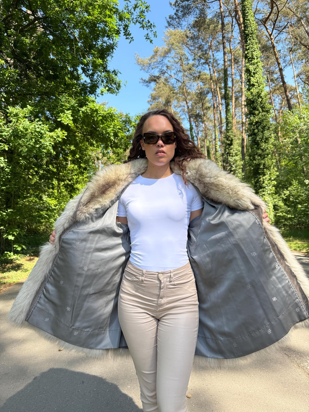 White Fox Fur Coat, XL Size, Soft and Fluffy Fur, Real Fox Fur, Warm Vintage Winter Coat, Good Condition, Real Elegant White Fox Fur Coat