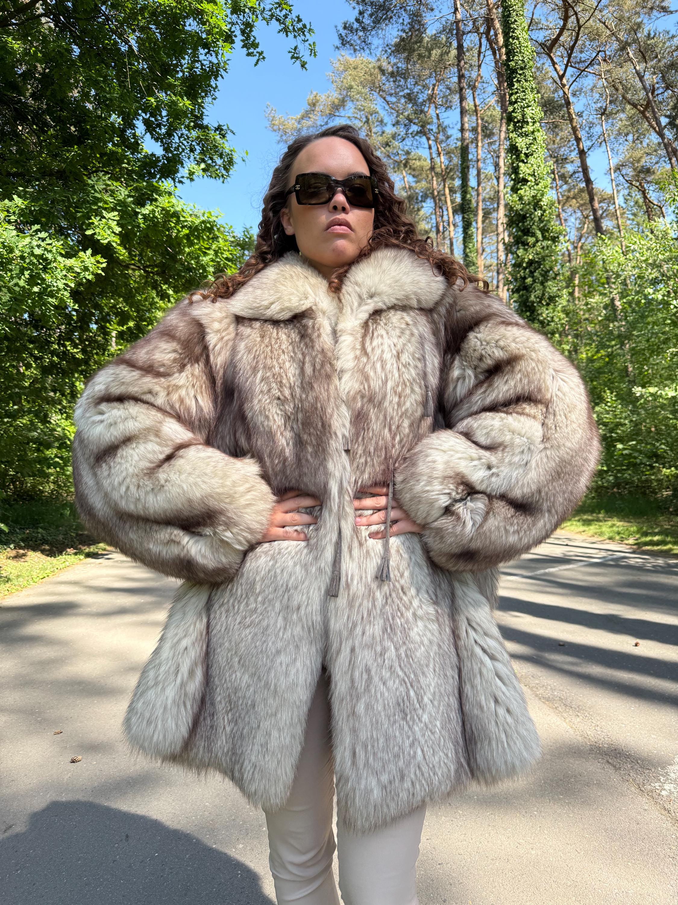 White Fox Fur Coat, XL Size, Soft and Fluffy Fur, Real Fox Fur, Warm Vintage Winter Coat, Good Condition, Real Elegant White Fox Fur Coat