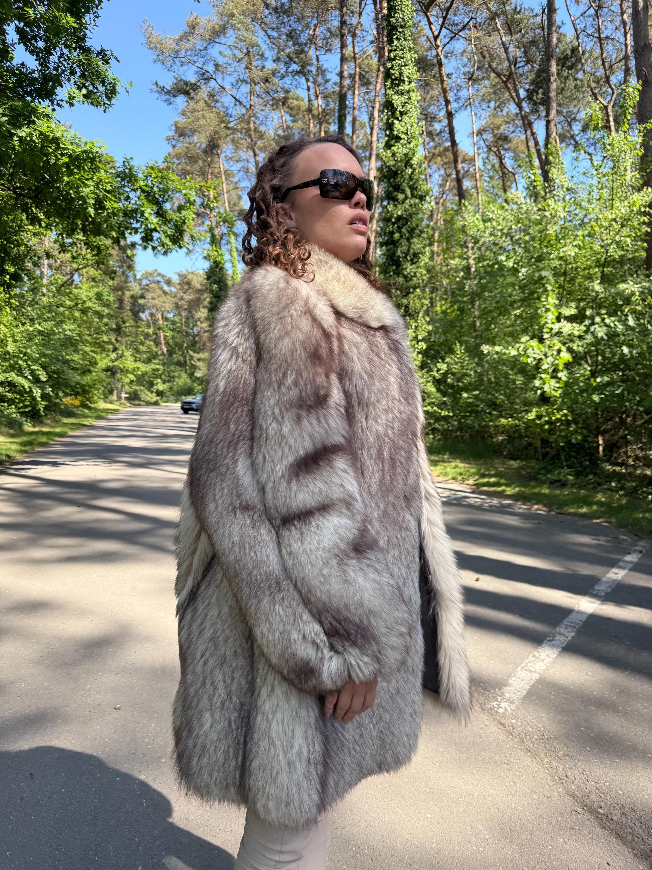 White Fox Fur Coat, XL Size, Soft and Fluffy Fur, Real Fox Fur, Warm Vintage Winter Coat, Good Condition, Real Elegant White Fox Fur Coat