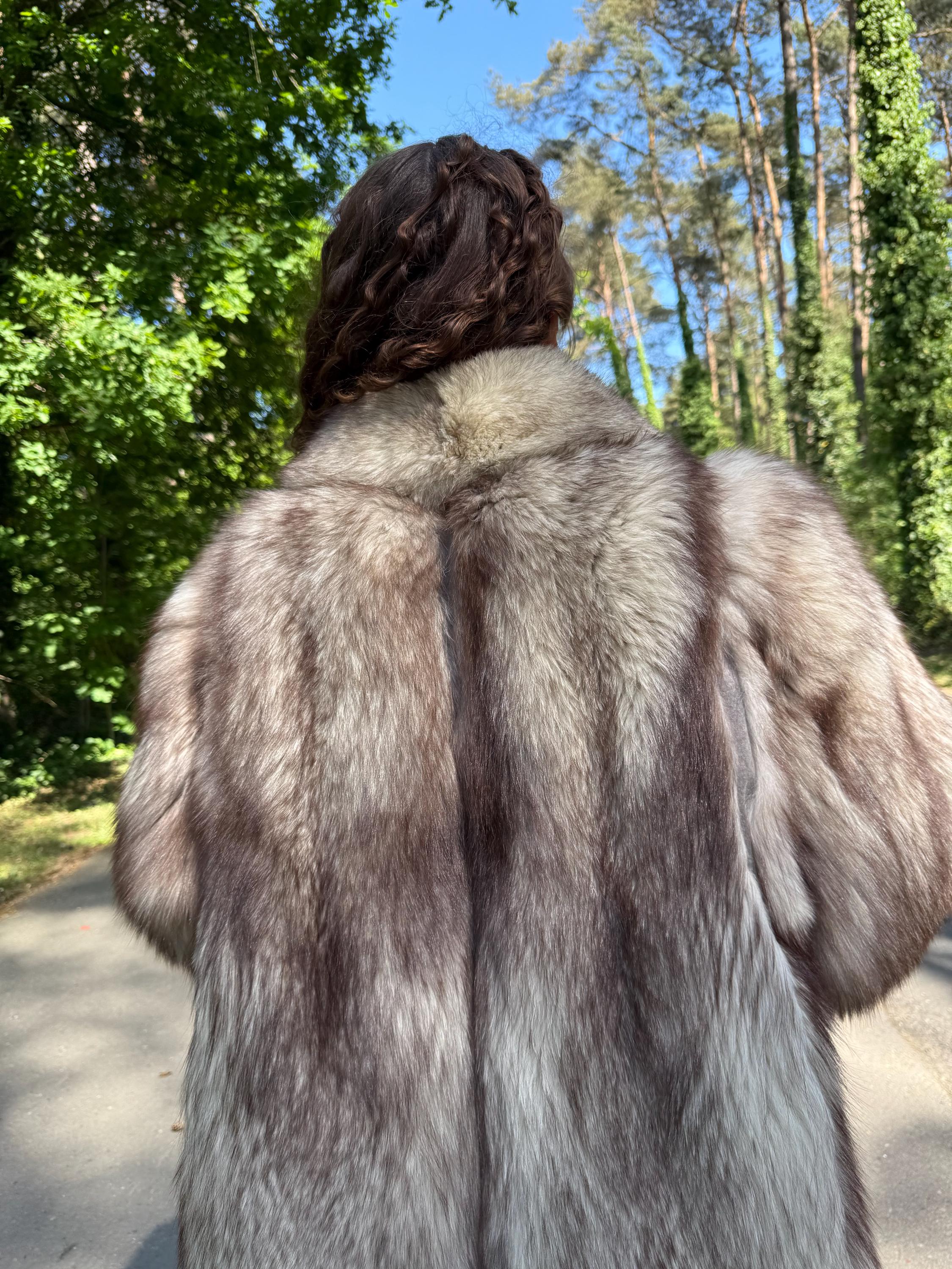 White Fox Fur Coat, XL Size, Soft and Fluffy Fur, Real Fox Fur, Warm Vintage Winter Coat, Good Condition, Real Elegant White Fox Fur Coat