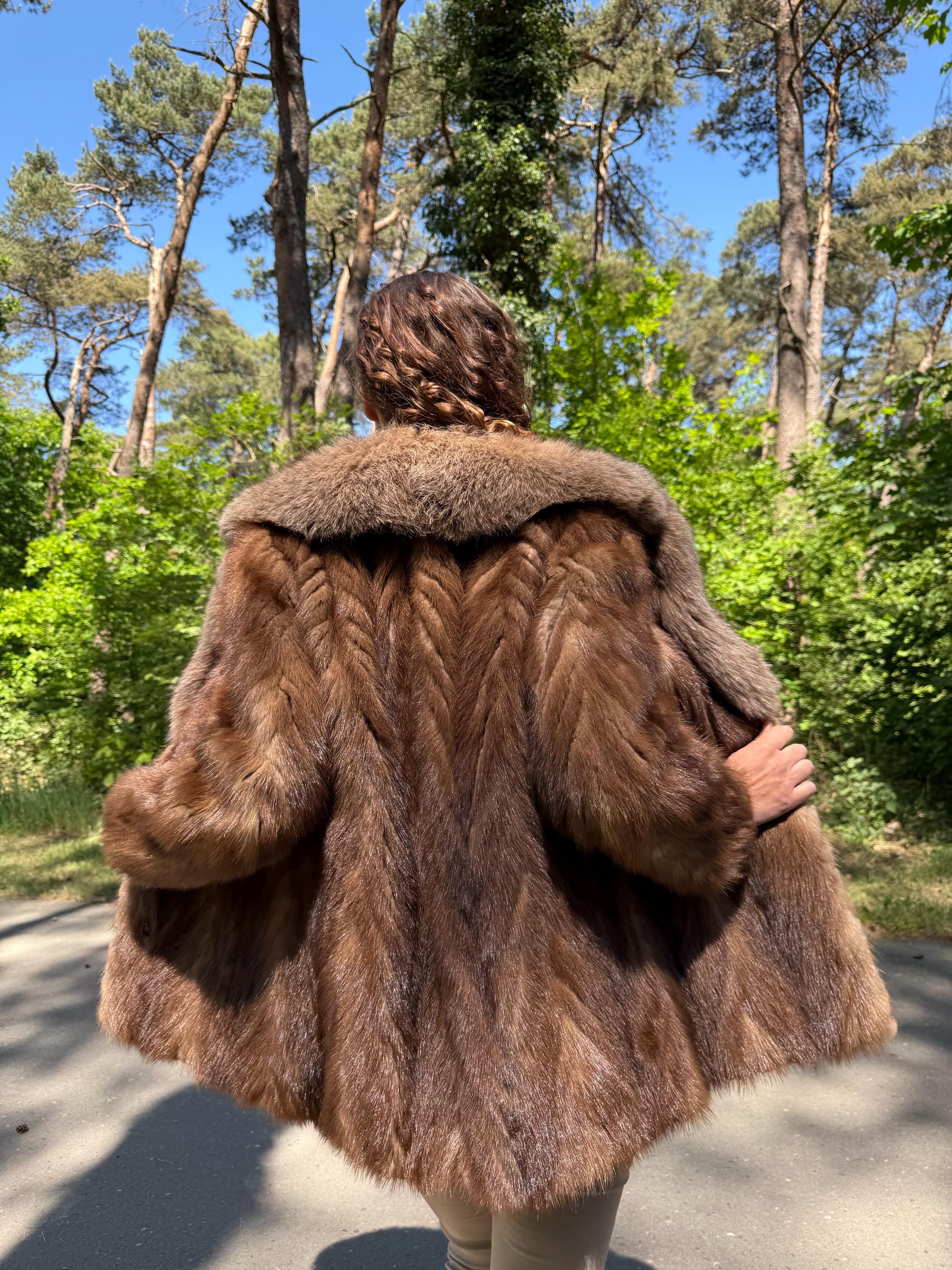 Mink Jacket with Fox Fur Collar, Medium Size, Very Rare Find and Eye Catching Design, Women's Luxury Fur Jacket, Genuine Mink Fur, Real Fox