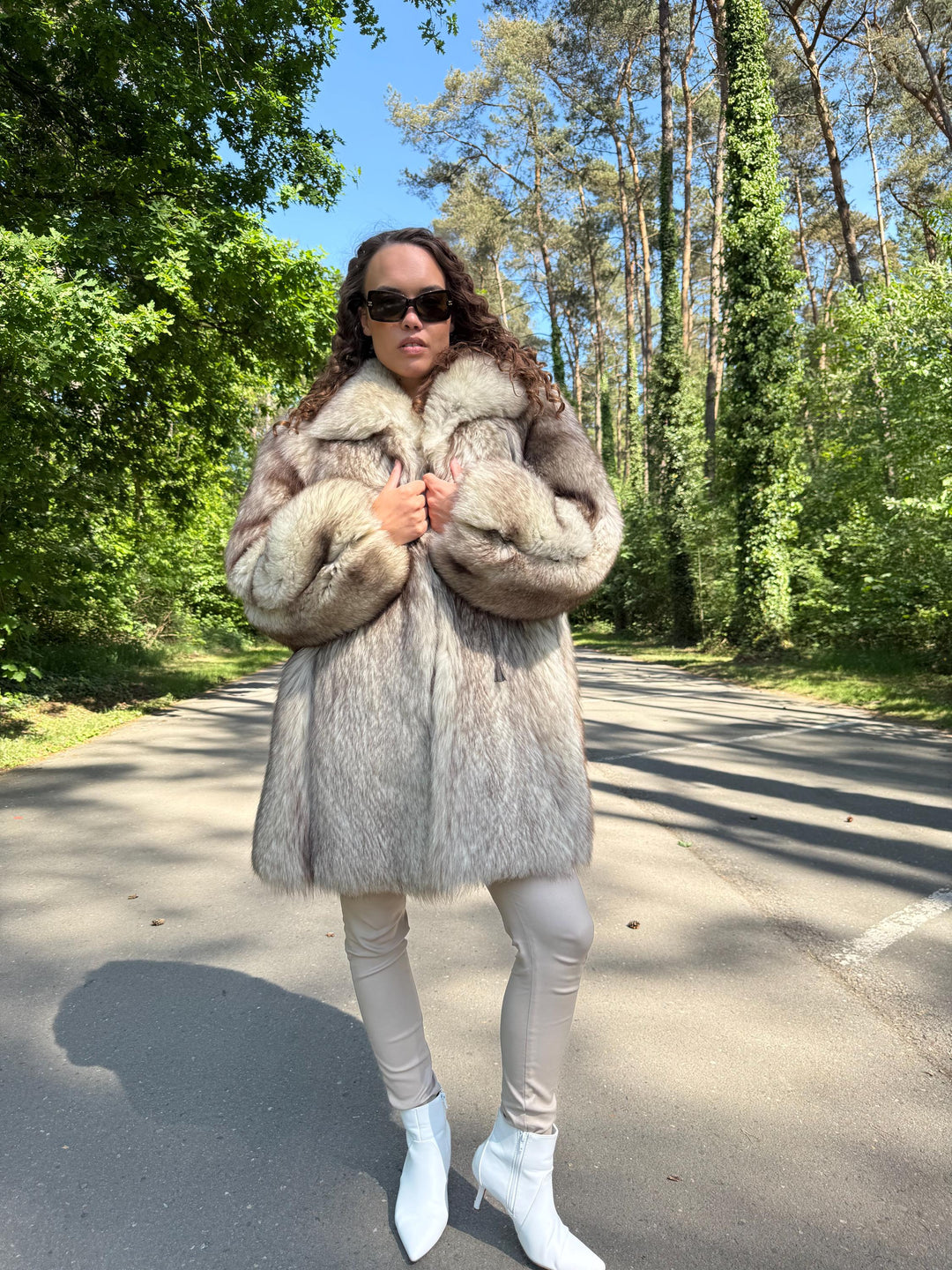 White Fox Fur Coat, XL Size, Soft and Fluffy Fur, Real Fox Fur, Warm Vintage Winter Coat, Good Condition, Real Elegant White Fox Fur Coat