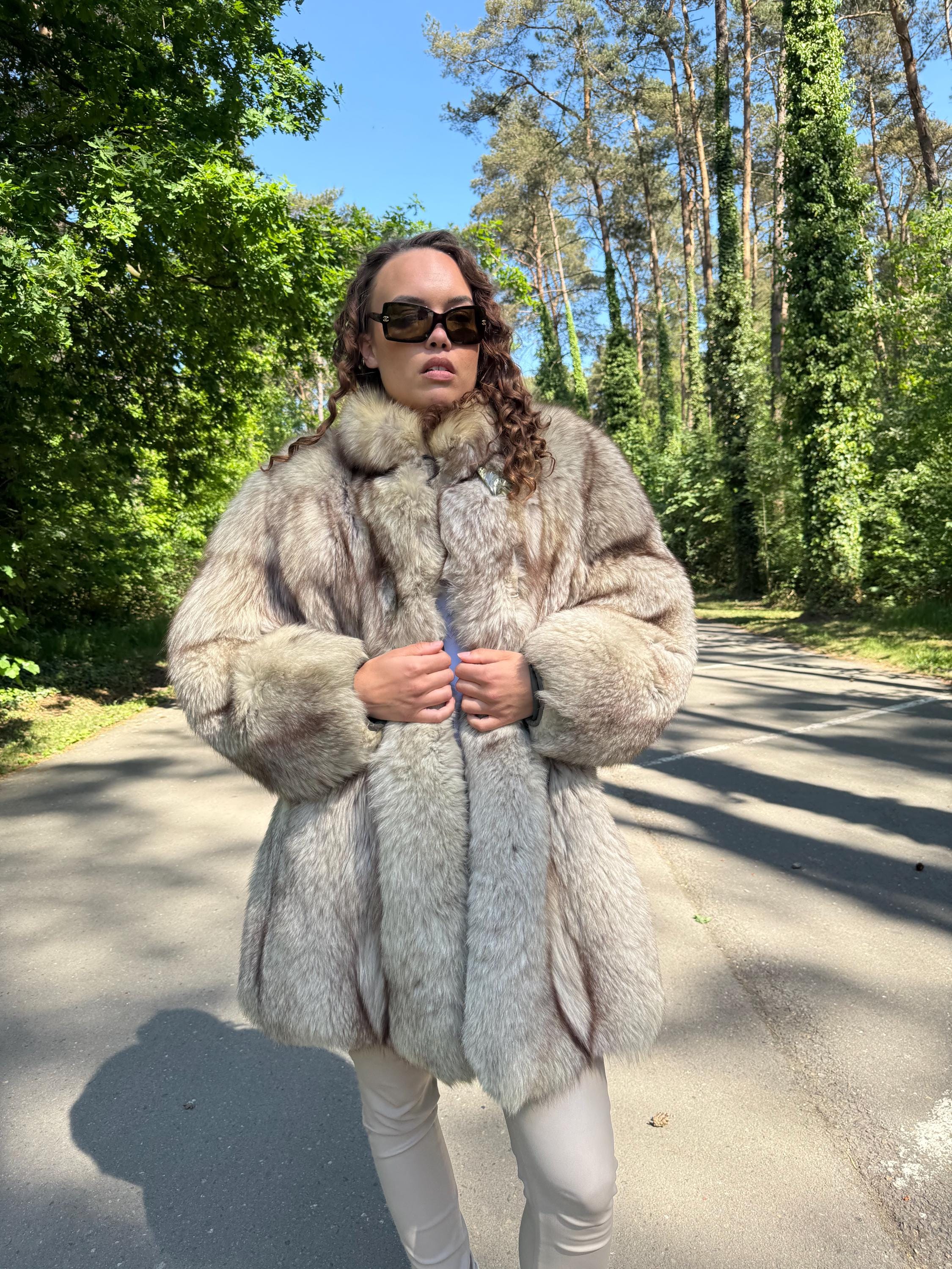 Fluffy Fox Fur Coat, XL Size, Real Fur Coat, Fox Fur Coat, Vintage Fur Coat, Women's Fur Coat, White Fox Fur, Grey Fox Fur Coat, Nordic Fox
