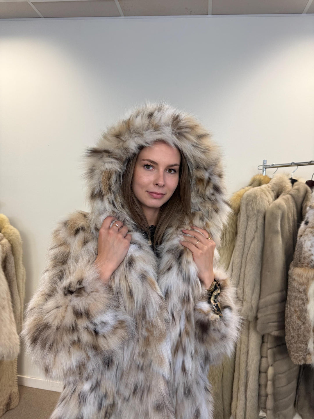 Lynx fur coat, highest quality hooded lynx jacket in M/L size, only belly lynx fur coat, real fur coat, lynx coat, fur coats women, fur