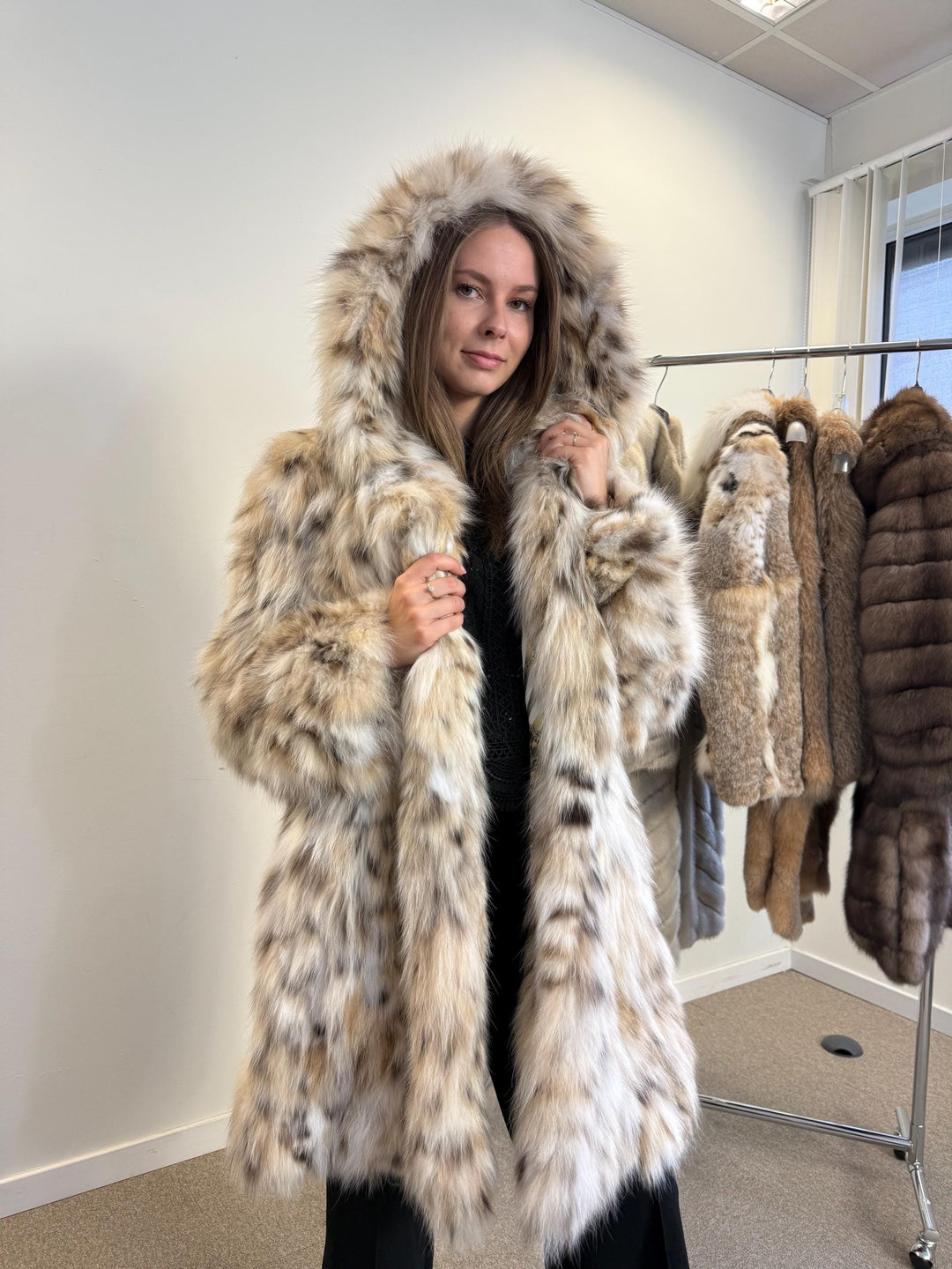 Lynx fur coat, highest quality hooded lynx jacket in M/L size, only belly lynx fur coat, real fur coat, lynx coat, fur coats women, fur