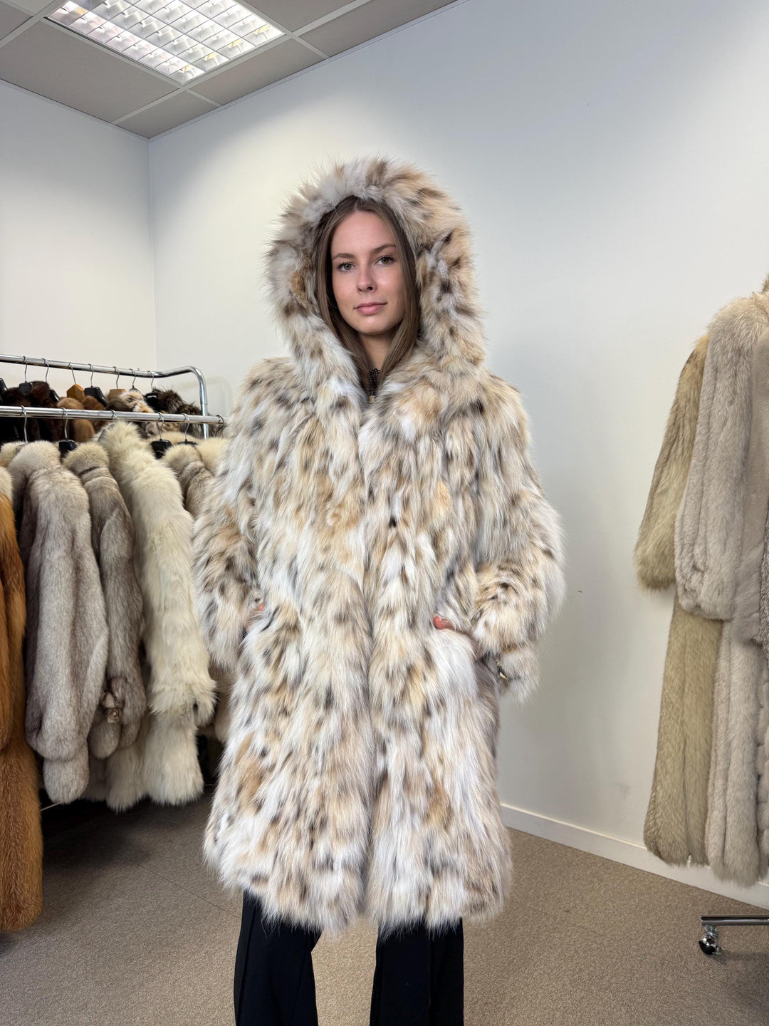 Lynx fur coat, highest quality hooded lynx jacket in M/L size, only belly lynx fur coat, real fur coat, lynx coat, fur coats women, fur