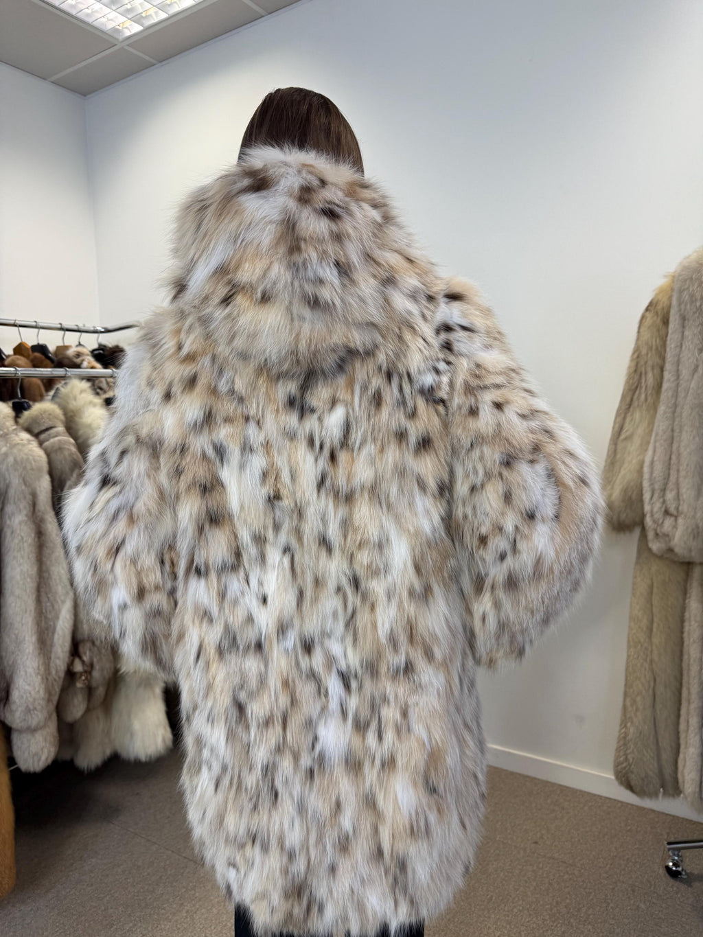 Lynx fur coat, highest quality hooded lynx jacket in M/L size, only belly lynx fur coat, real fur coat, lynx coat, fur coats women, fur