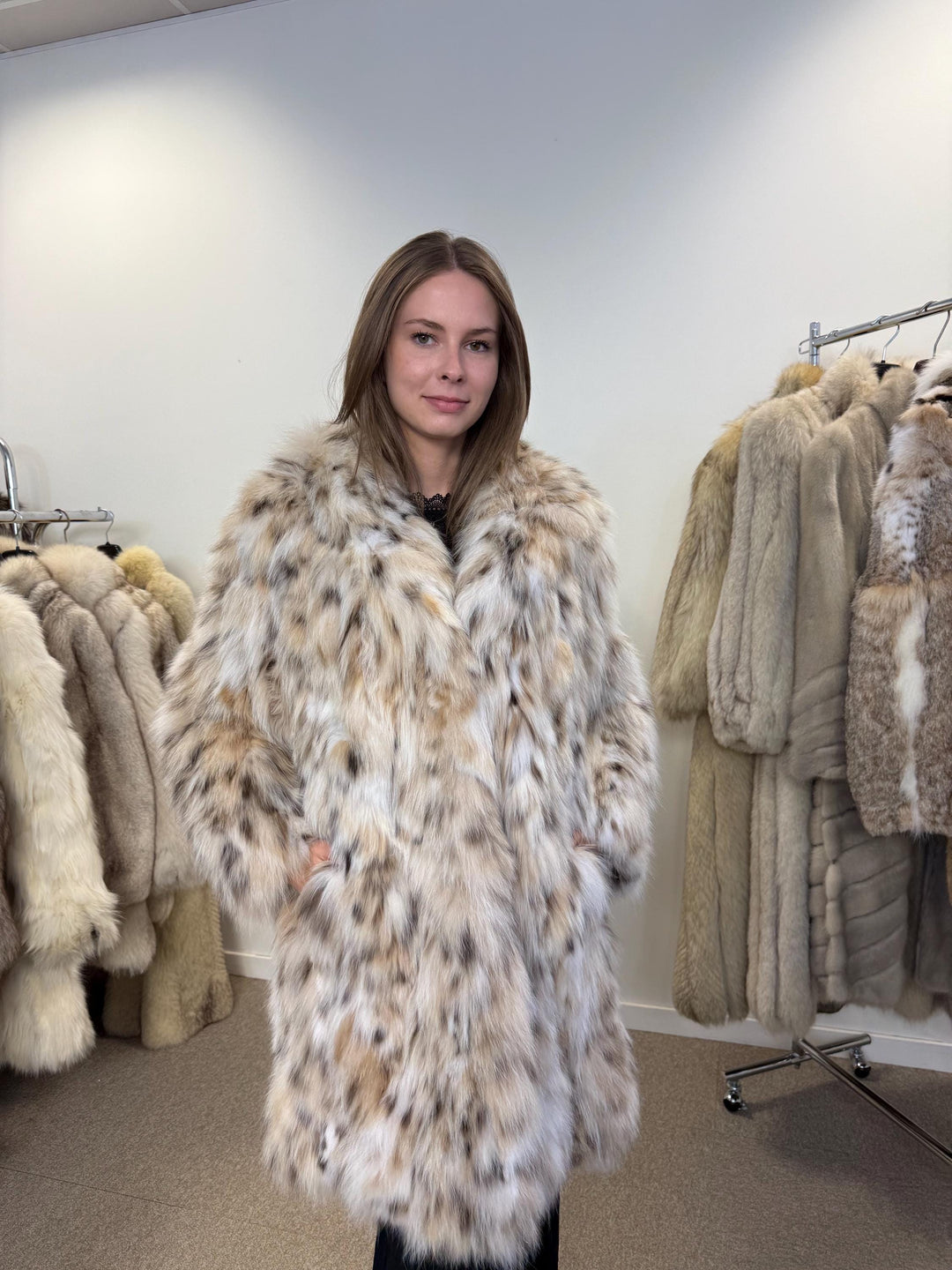 Lynx fur coat, highest quality hooded lynx jacket in M/L size, only belly lynx fur coat, real fur coat, lynx coat, fur coats women, fur