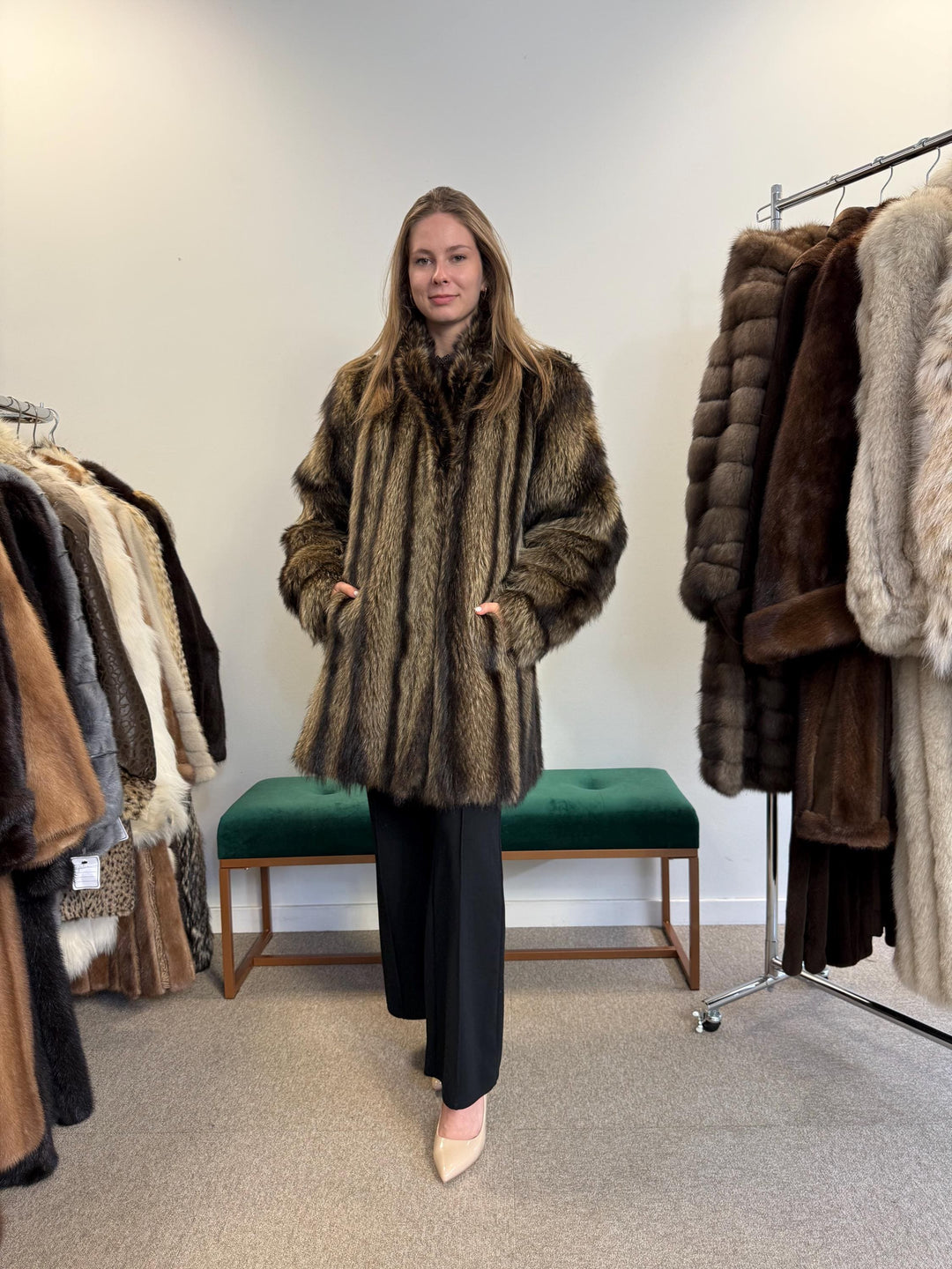 Fluffy Raccoon Fur Coat, L/XL Size, Real Fur Coat, Raccoon Coat, Silver Raccoon Fur, Vintage Fur Coat, Thick Raccoon Coat, Women's Fur Coat