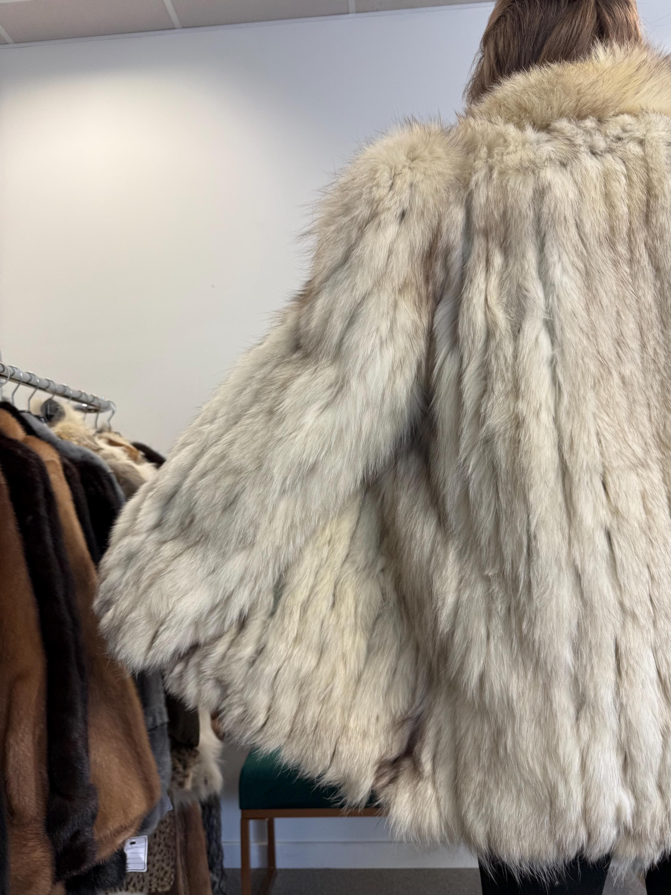 White Fox Fur Jacket, Medium Size, Saga Fox Jacket, Real Fox Fur Coat, Fox Fur Coat, Vintage Fur Coat, Women's Fur Jacket, Outlet Fur Coat