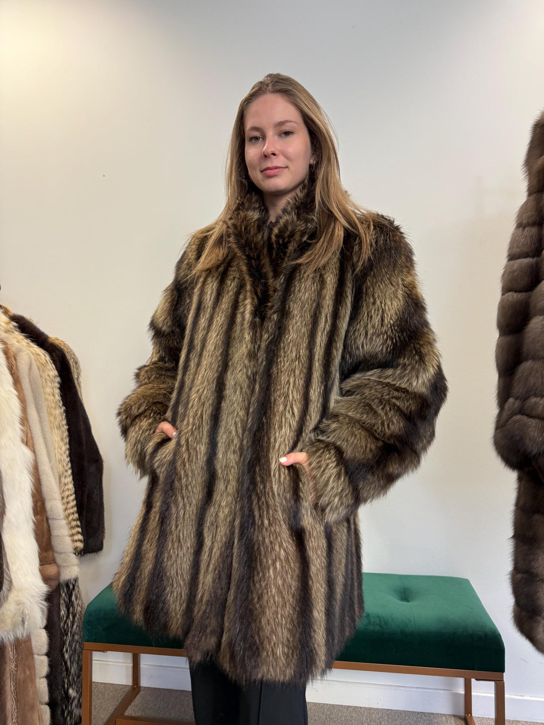 Fluffy Raccoon Fur Coat, L/XL Size, Real Fur Coat, Raccoon Coat, Silver Raccoon Fur, Vintage Fur Coat, Thick Raccoon Coat, Women's Fur Coat