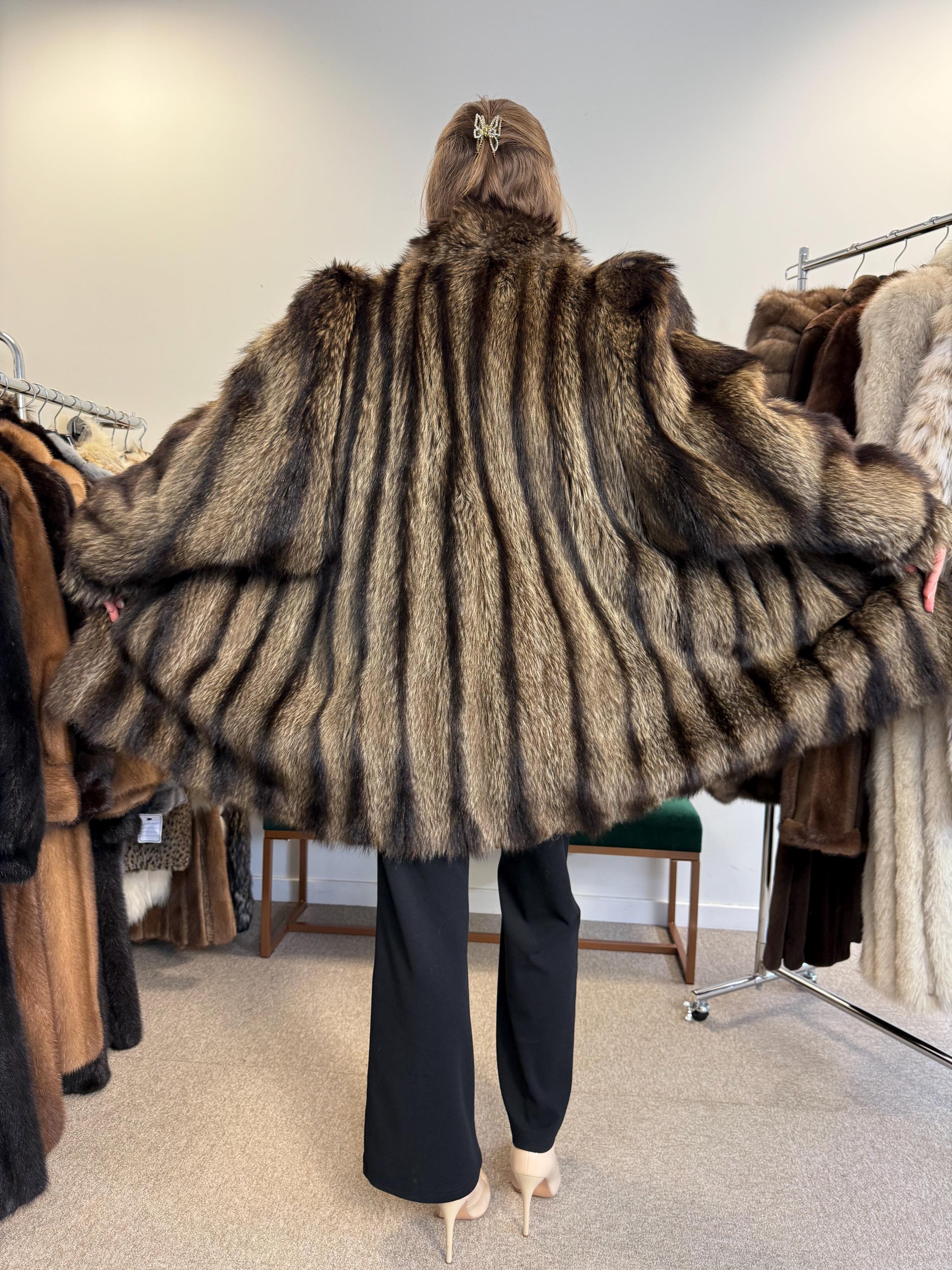 Fluffy Raccoon Fur Coat, L/XL Size, Real Fur Coat, Raccoon Coat, Silver Raccoon Fur, Vintage Fur Coat, Thick Raccoon Coat, Women's Fur Coat