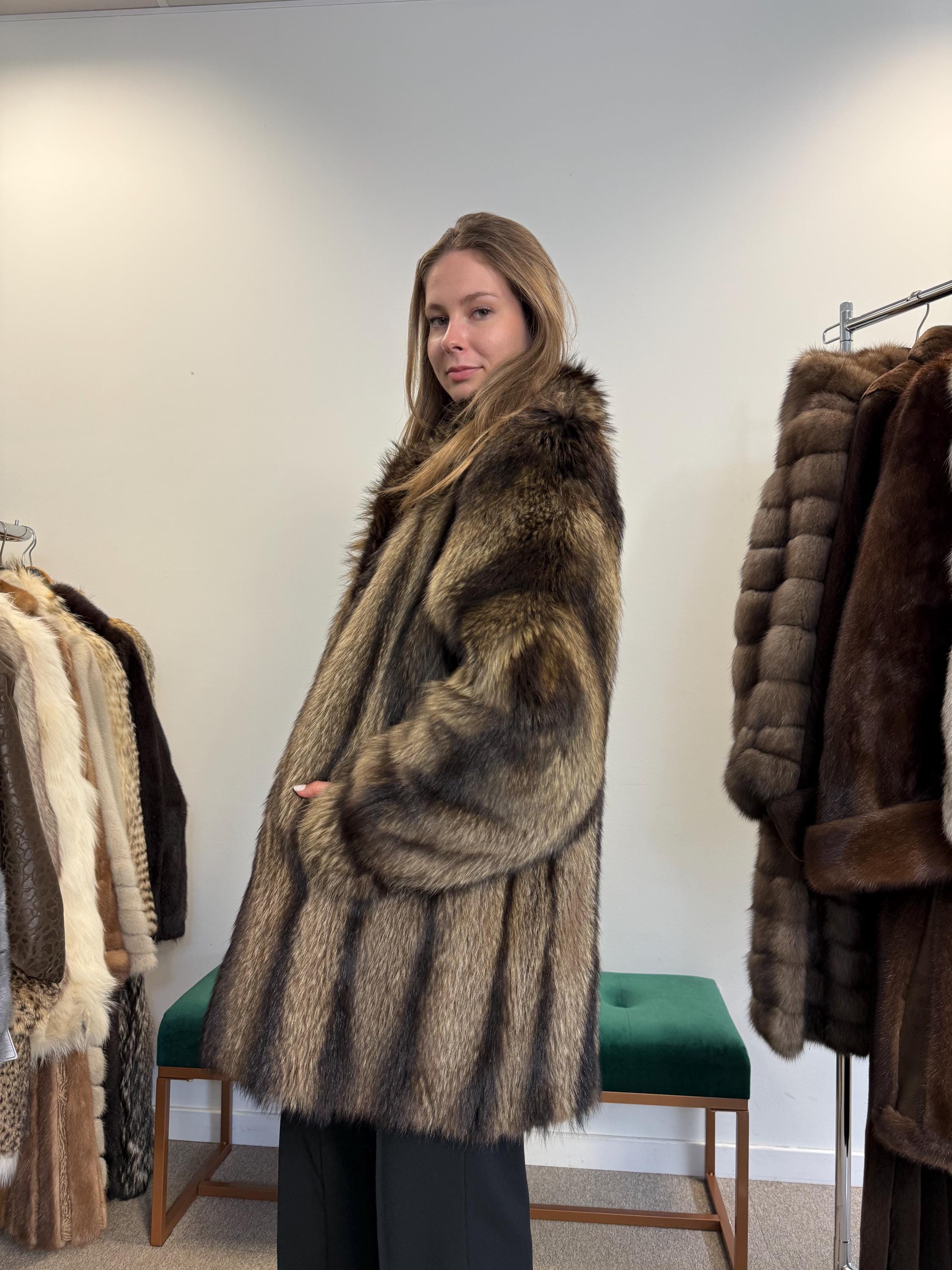 Fluffy Raccoon Fur Coat, L/XL Size, Real Fur Coat, Raccoon Coat, Silver Raccoon Fur, Vintage Fur Coat, Thick Raccoon Coat, Women's Fur Coat