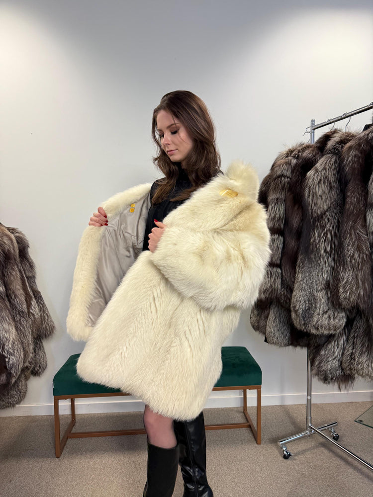 Fluffy White Polar Fox Coat, M/L Size, Real White Fox, Soft Fur Coat, Fox Fur Coat, Real Fox Fur, Real Fur Coat, Fluffy Fox Fur Coat, Fox