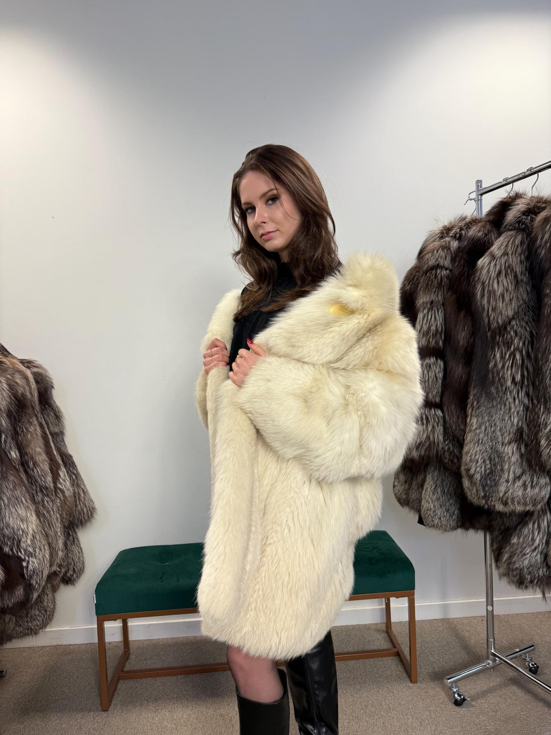 Fluffy White Polar Fox Coat, M/L Size, Real White Fox, Soft Fur Coat, Fox Fur Coat, Real Fox Fur, Real Fur Coat, Fluffy Fox Fur Coat, Fox