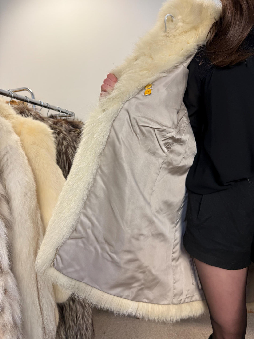 Fluffy White Polar Fox Coat, M/L Size, Real White Fox, Soft Fur Coat, Fox Fur Coat, Real Fox Fur, Real Fur Coat, Fluffy Fox Fur Coat, Fox