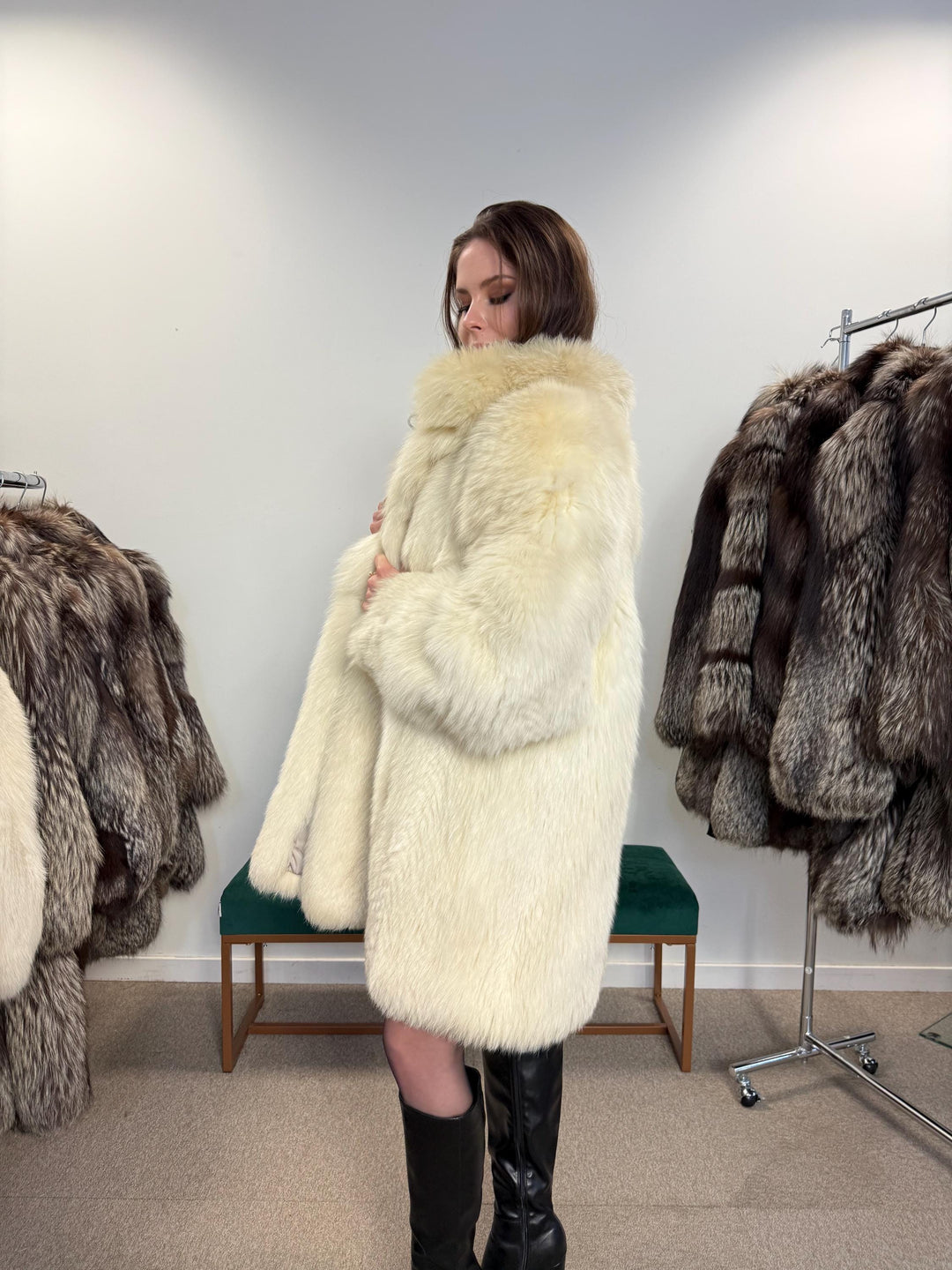 Fluffy White Polar Fox Coat, M/L Size, Real White Fox, Soft Fur Coat, Fox Fur Coat, Real Fox Fur, Real Fur Coat, Fluffy Fox Fur Coat, Fox