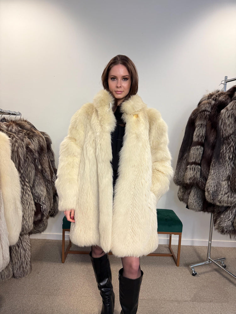 Fluffy White Polar Fox Coat, M/L Size, Real White Fox, Soft Fur Coat, Fox Fur Coat, Real Fox Fur, Real Fur Coat, Fluffy Fox Fur Coat, Fox