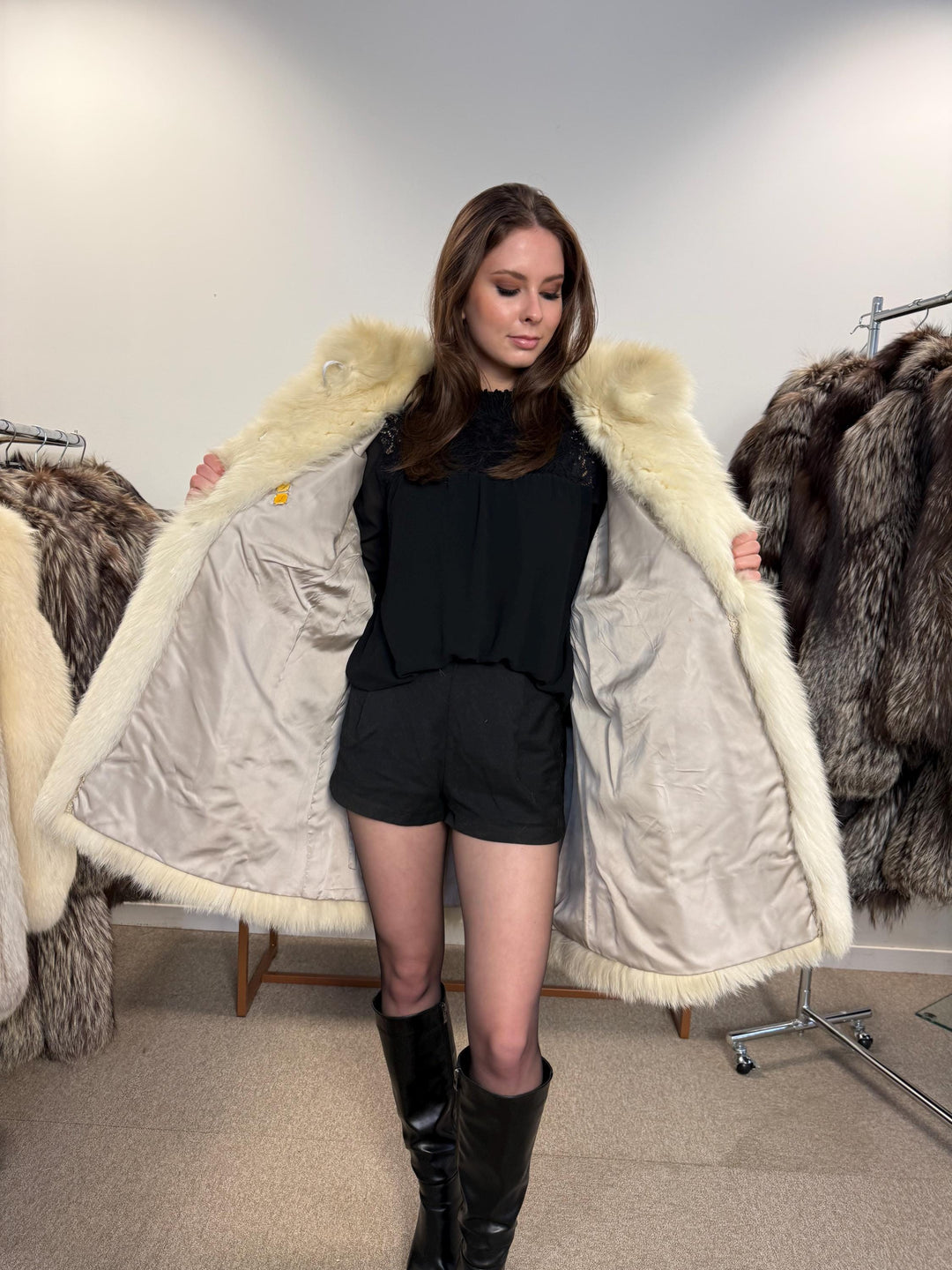 Fluffy White Polar Fox Coat, M/L Size, Real White Fox, Soft Fur Coat, Fox Fur Coat, Real Fox Fur, Real Fur Coat, Fluffy Fox Fur Coat, Fox