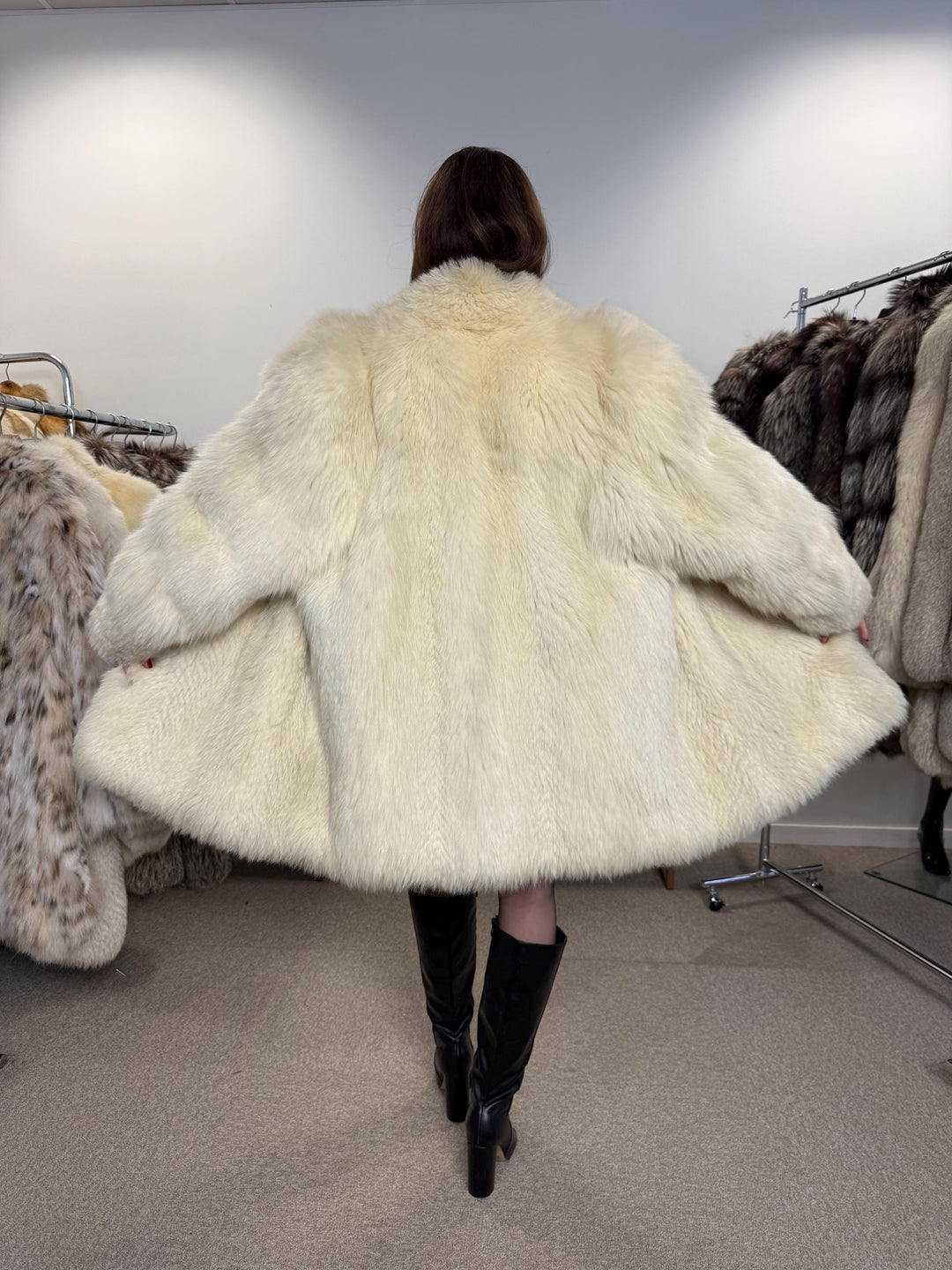 Fluffy White Polar Fox Coat, M/L Size, Real White Fox, Soft Fur Coat, Fox Fur Coat, Real Fox Fur, Real Fur Coat, Fluffy Fox Fur Coat, Fox