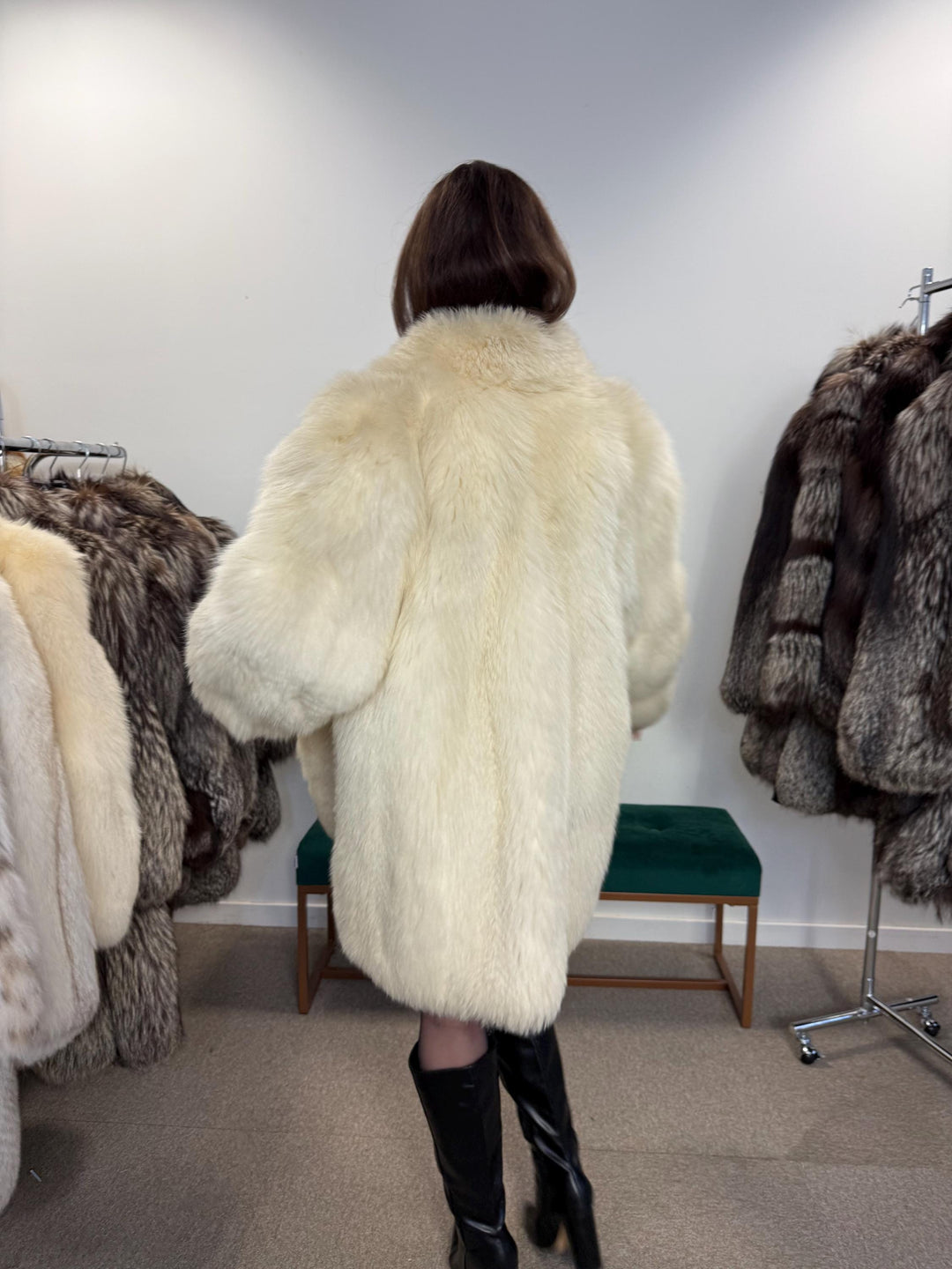 Fluffy White Polar Fox Coat, M/L Size, Real White Fox, Soft Fur Coat, Fox Fur Coat, Real Fox Fur, Real Fur Coat, Fluffy Fox Fur Coat, Fox