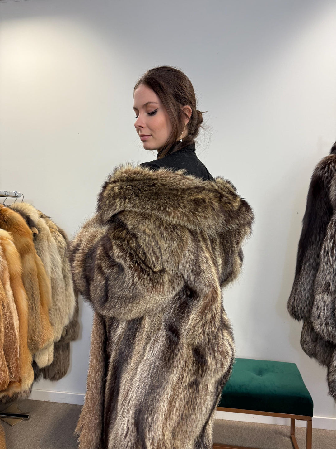 Fluffy Raccoon Fur Coat, XL Size, Silver Brown, Real Raccoon Fur, High-Quality Fur, Soft & Warm Fur Coat, Rare Find Coat, Vintage Fur Coat