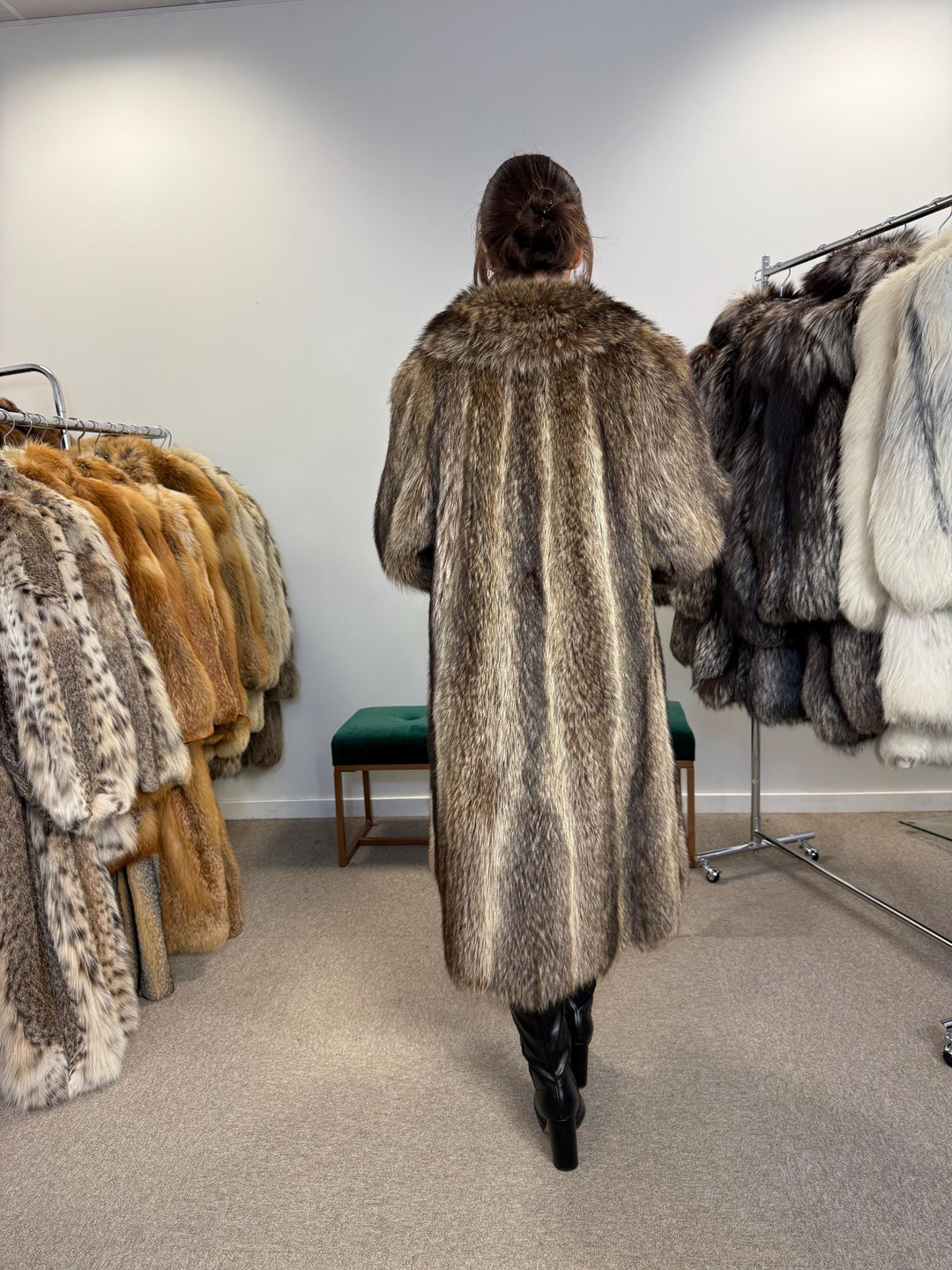 Fluffy Raccoon Fur Coat, XL Size, Silver Brown, Real Raccoon Fur, High-Quality Fur, Soft & Warm Fur Coat, Rare Find Coat, Vintage Fur Coat