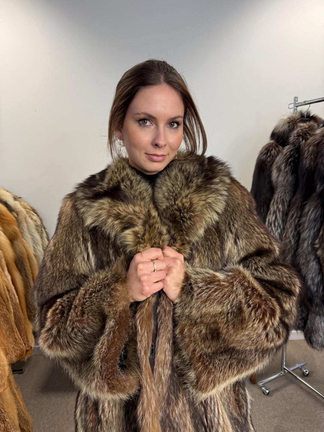 Fluffy Raccoon Fur Coat, XL Size, Silver Brown, Real Raccoon Fur, High-Quality Fur, Soft & Warm Fur Coat, Rare Find Coat, Vintage Fur Coat