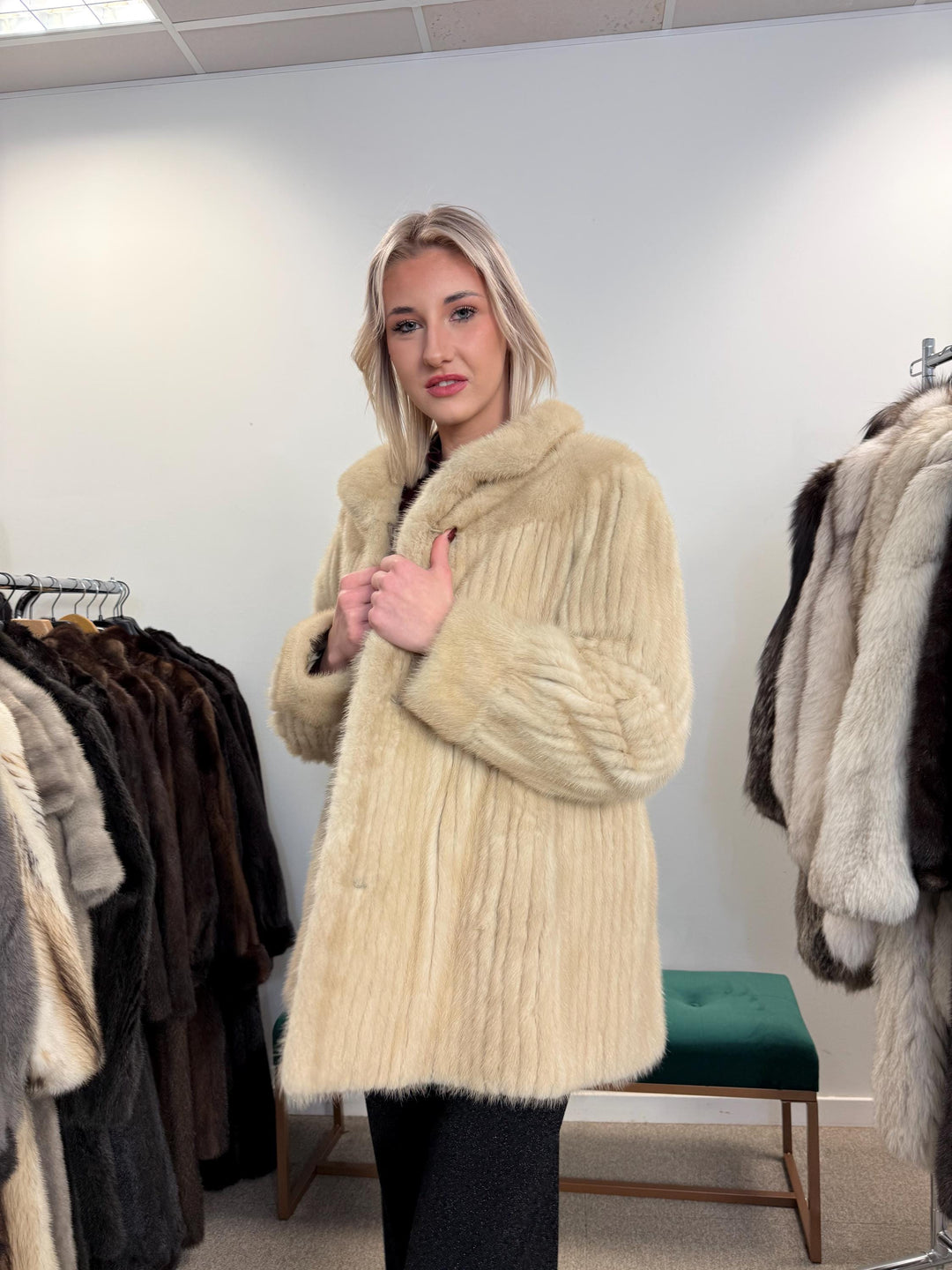 White Saga Mink Jacket, Medium Size, White Mink Fur, Real Fur Jacket, Mink Coat Women, Thick Mink Coat, Saga Mink, Vintage Fur Jacket, Mink