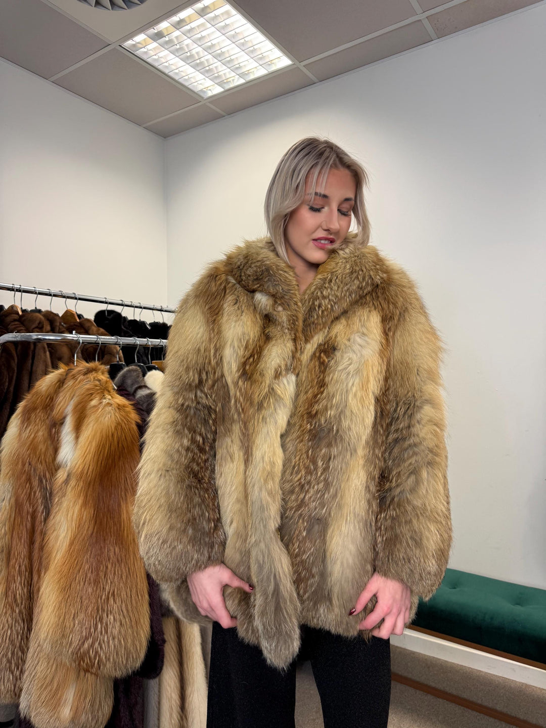 Outlet Red Fox Fur Coat, Medium Size, Vintage Fur Coat, Fur Coats Women, Real Fox Coat, Fox Fur Jacket, Fur, Fox Coat, Red Fox, Real Fur