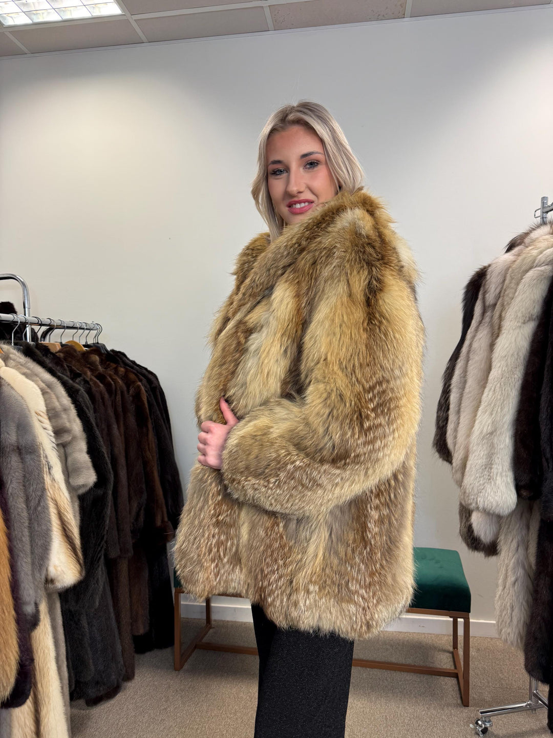 Outlet Red Fox Fur Coat, Medium Size, Vintage Fur Coat, Fur Coats Women, Real Fox Coat, Fox Fur Jacket, Fur, Fox Coat, Red Fox, Real Fur