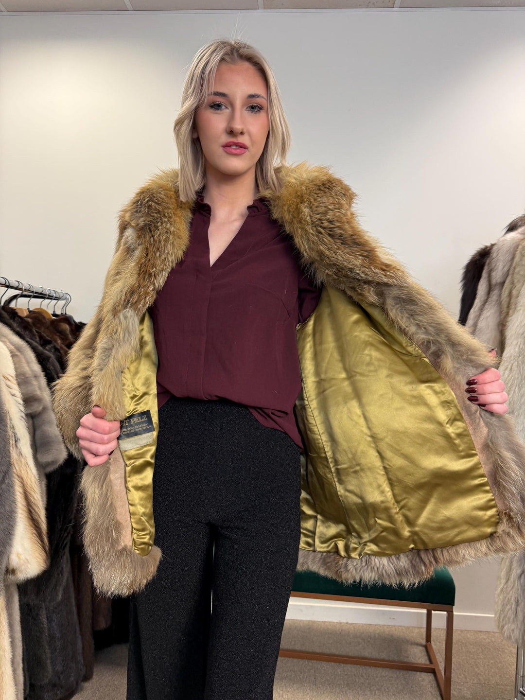 Outlet Red Fox Fur Coat, Medium Size, Vintage Fur Coat, Fur Coats Women, Real Fox Coat, Fox Fur Jacket, Fur, Fox Coat, Red Fox, Real Fur