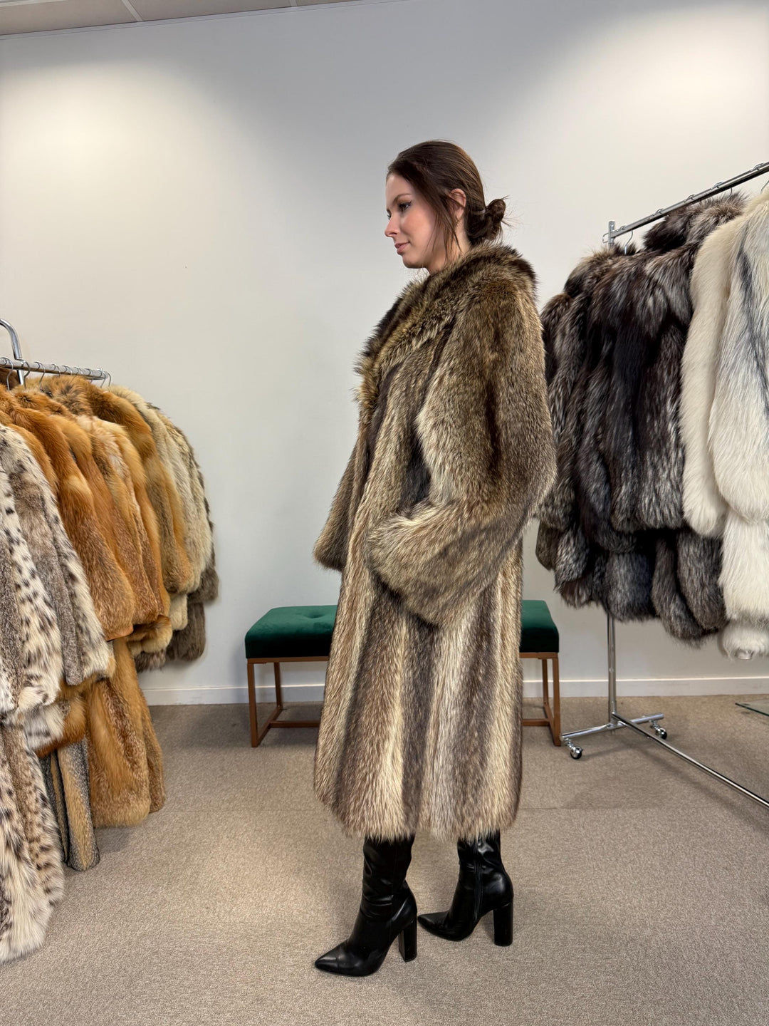 Fluffy Raccoon Fur Coat, XL Size, Silver Brown, Real Raccoon Fur, High-Quality Fur, Soft & Warm Fur Coat, Rare Find Coat, Vintage Fur Coat