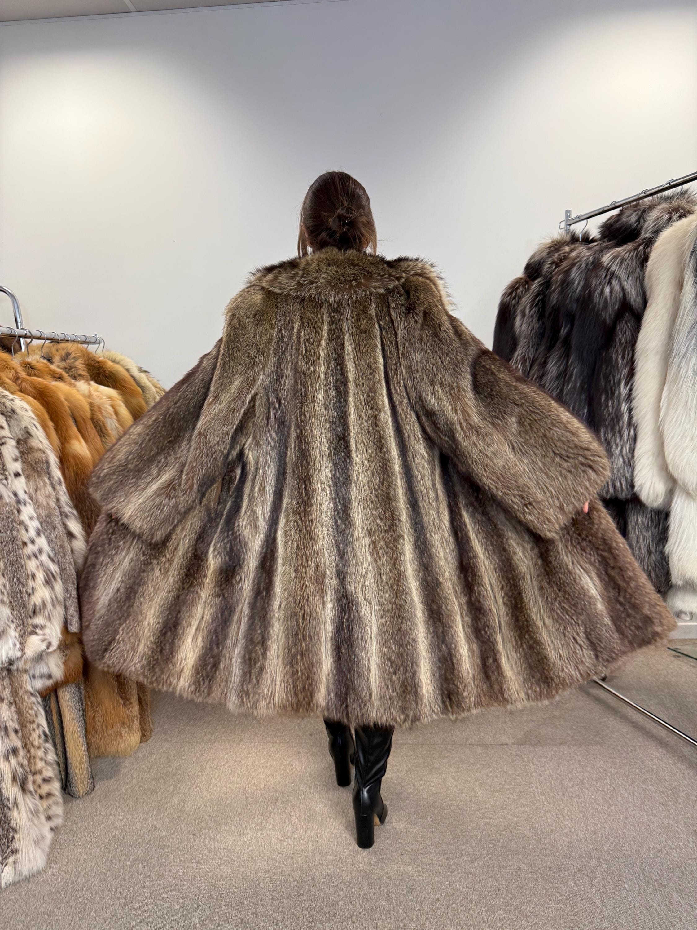 Fluffy Raccoon Fur Coat, XL Size, Silver Brown, Real Raccoon Fur, High-Quality Fur, Soft & Warm Fur Coat, Rare Find Coat, Vintage Fur Coat