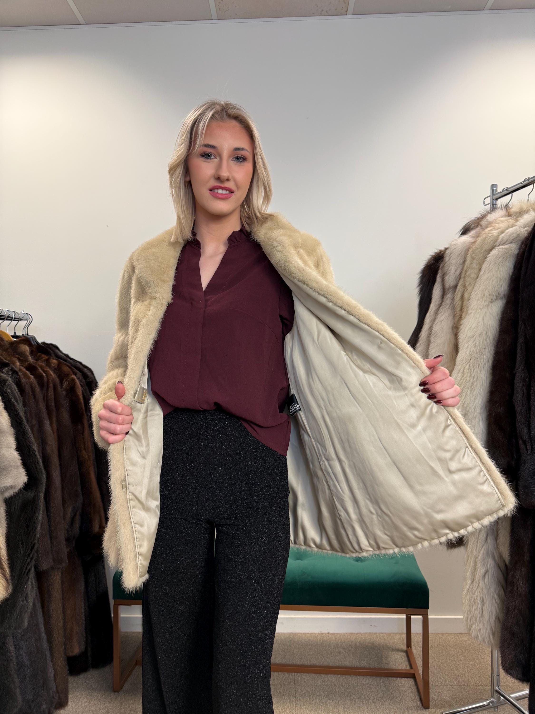 White Saga Mink Jacket, Medium Size, White Mink Fur, Real Fur Jacket, Mink Coat Women, Thick Mink Coat, Saga Mink, Vintage Fur Jacket, Mink