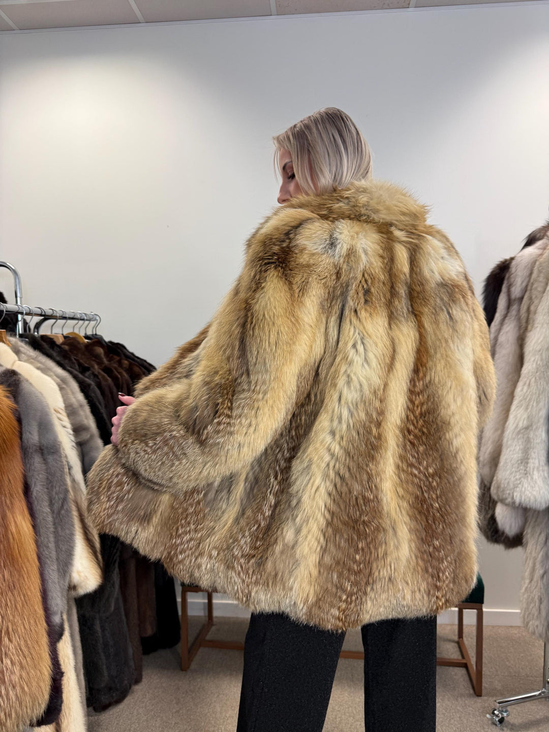 Outlet Red Fox Fur Coat, Medium Size, Vintage Fur Coat, Fur Coats Women, Real Fox Coat, Fox Fur Jacket, Fur, Fox Coat, Red Fox, Real Fur