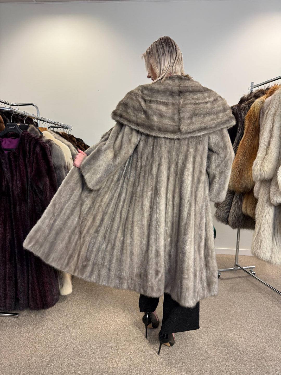 Grey Mink Fur Coat, XL Size, Luxury Fur Coat, Long Fur Coat, Real Mink Fur, Vintage Fur Coat, Women's Fur Coat, Grey Fur Coat, Fur Coat Mink