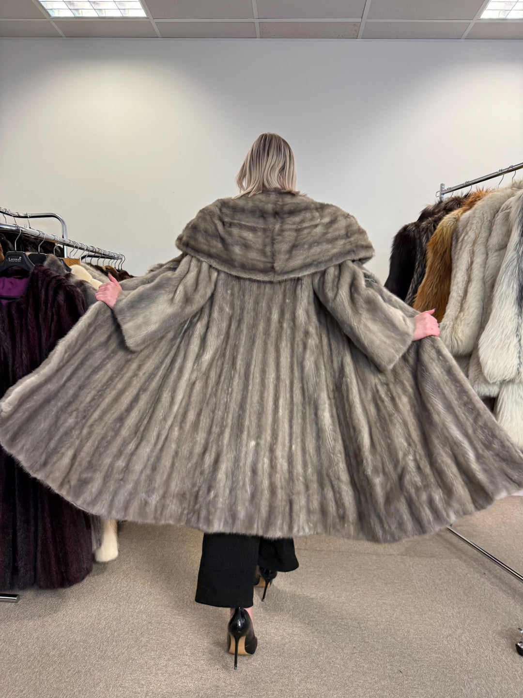 Grey Mink Fur Coat, XL Size, Luxury Fur Coat, Long Fur Coat, Real Mink Fur, Vintage Fur Coat, Women's Fur Coat, Grey Fur Coat, Fur Coat Mink
